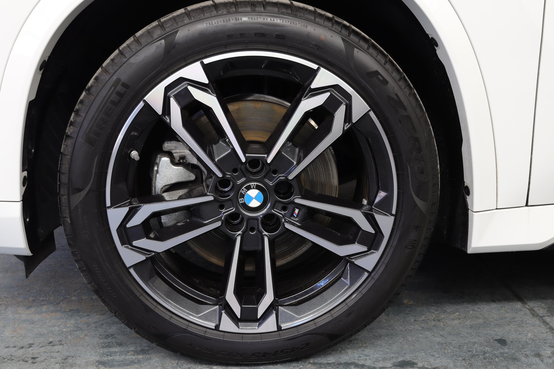 BMW X1 23i xDrive paddles-image-7