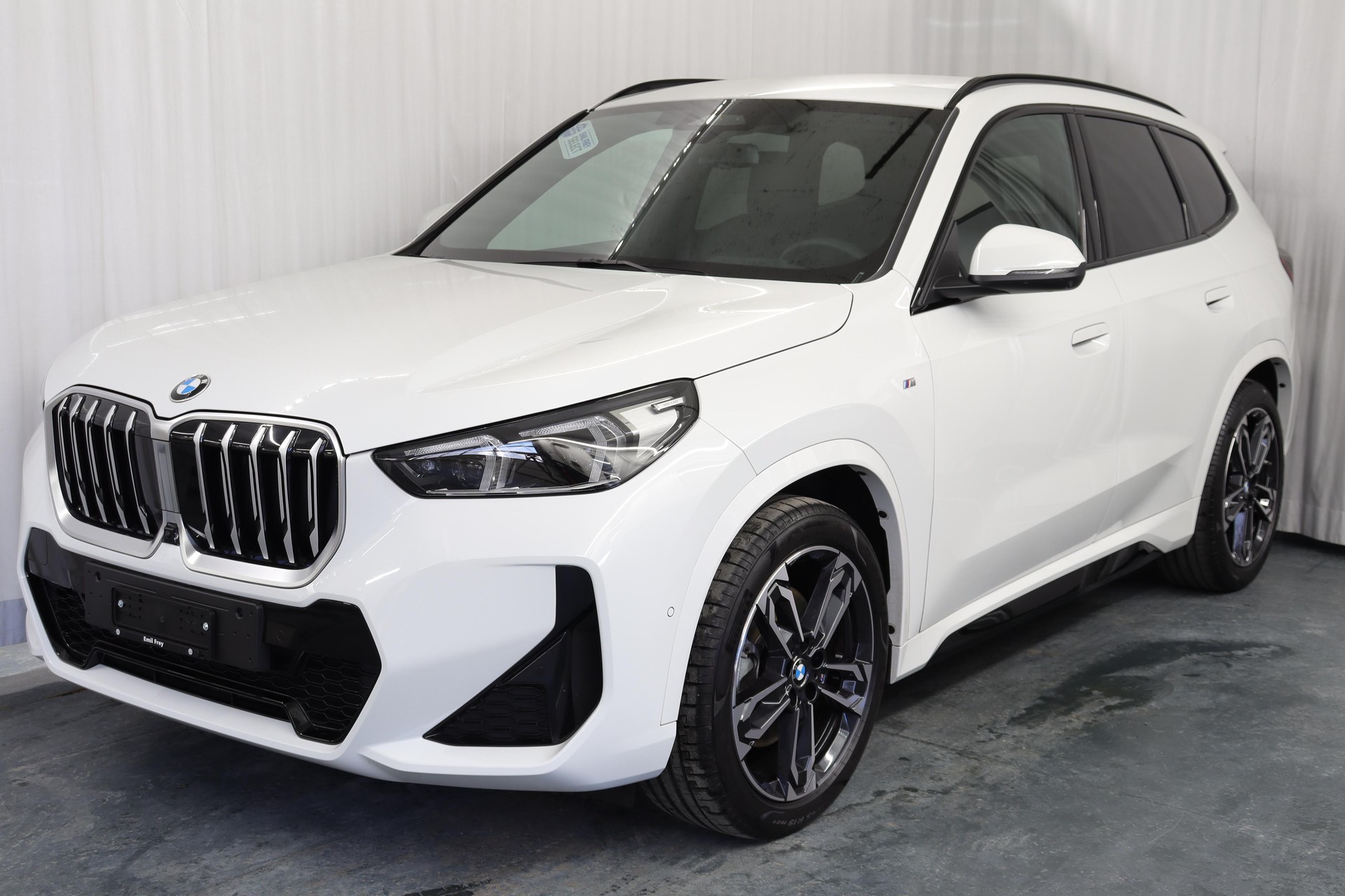 BMW X1 23i xDrive paddles-image-0