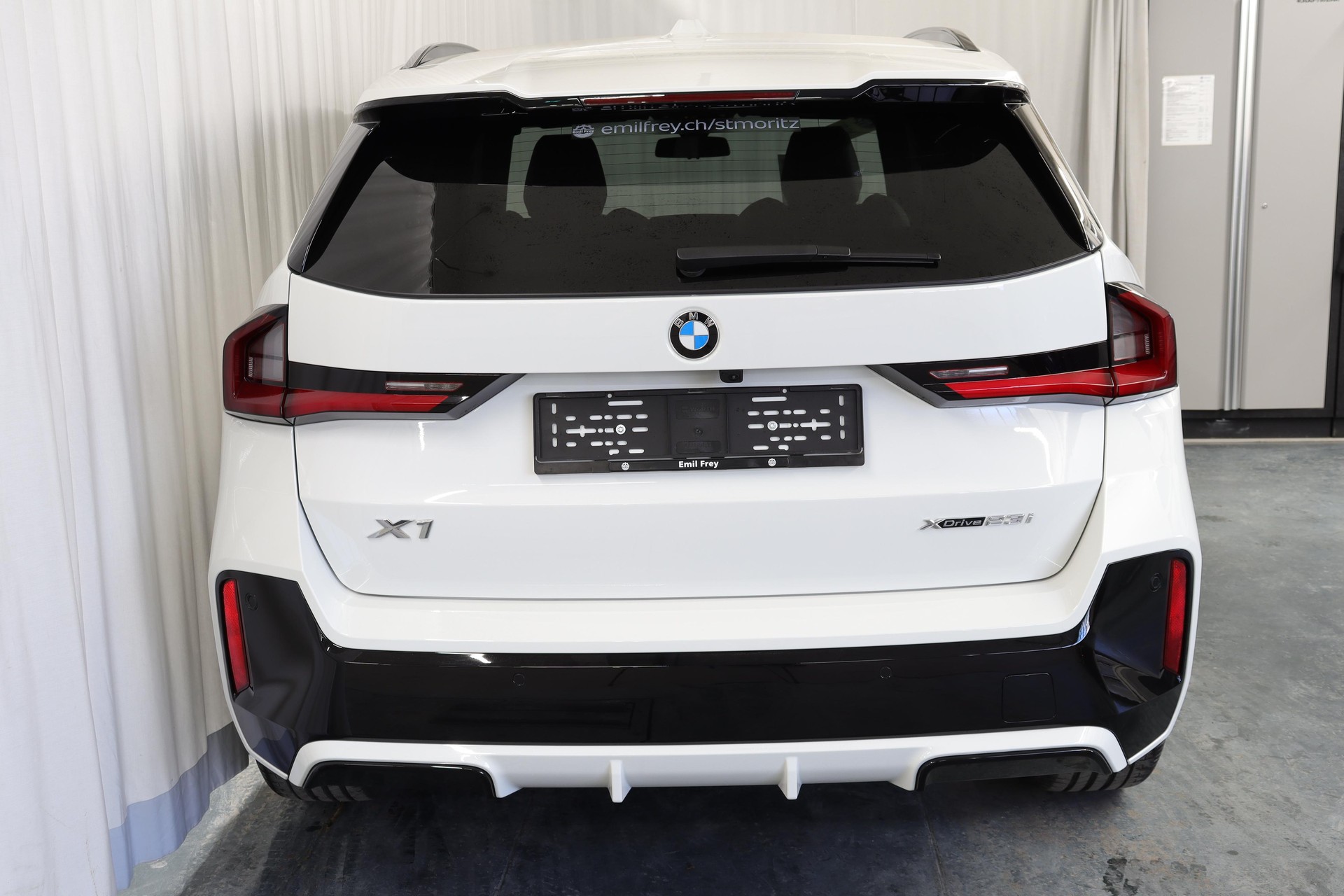 BMW X1 23i xDrive paddles-image-9