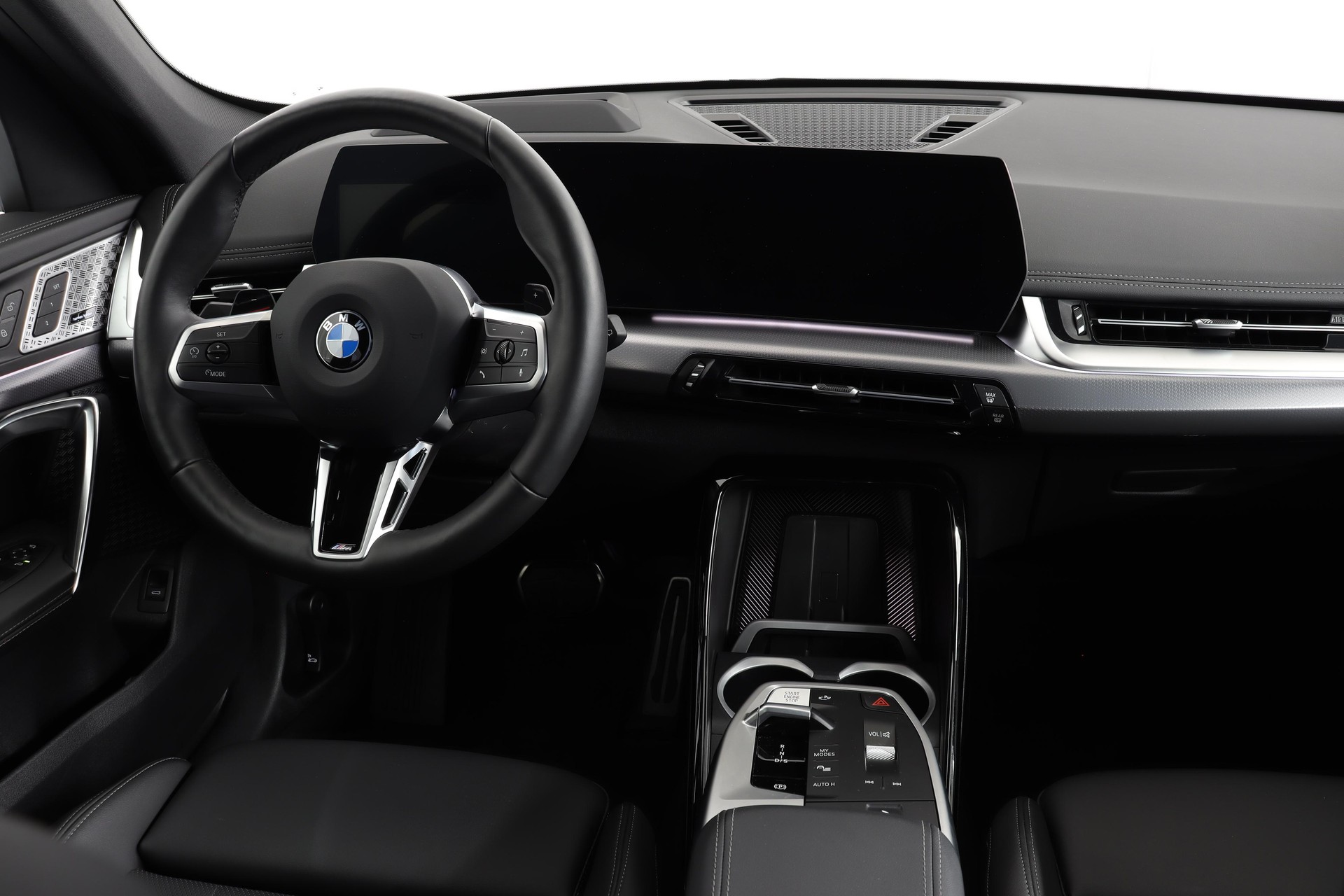 BMW X1 23i xDrive paddles-image-2
