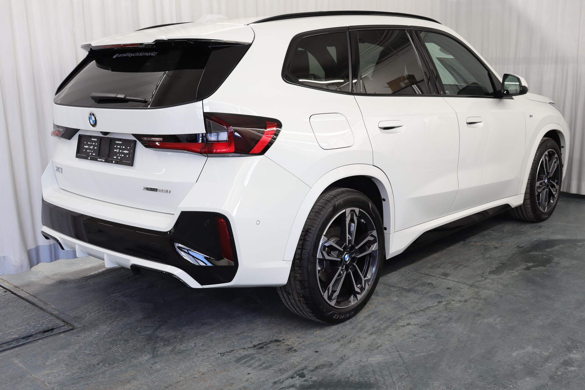 BMW X1 23i xDrive paddles-image-8