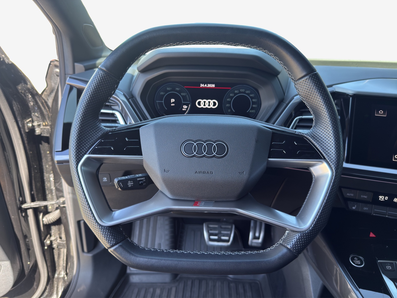 AUDI Q4 Sportback e-tron 50 quattro-image-9