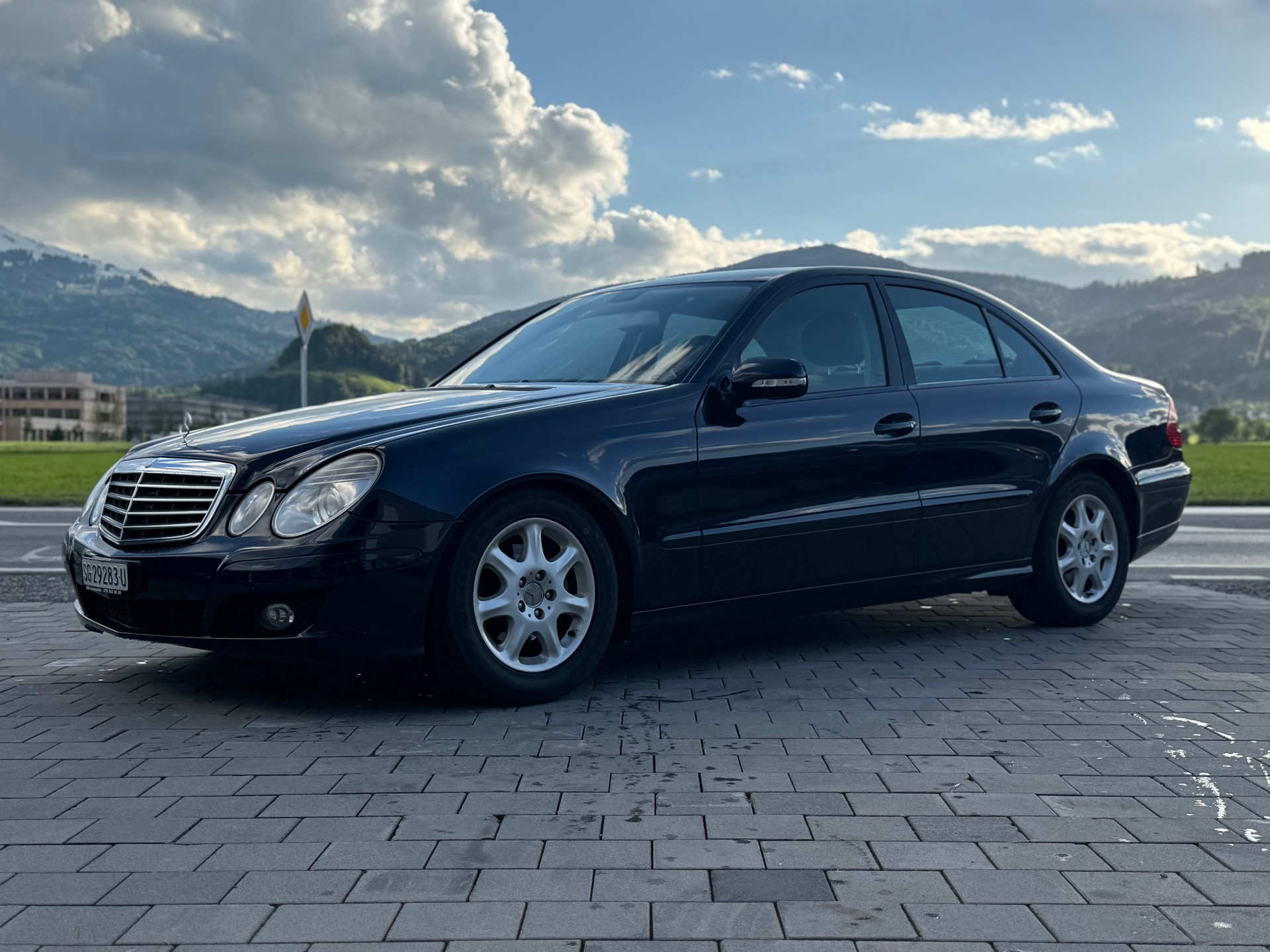 MERCEDES-BENZ E 320 CDI Classic 7G-Tronic-image-0