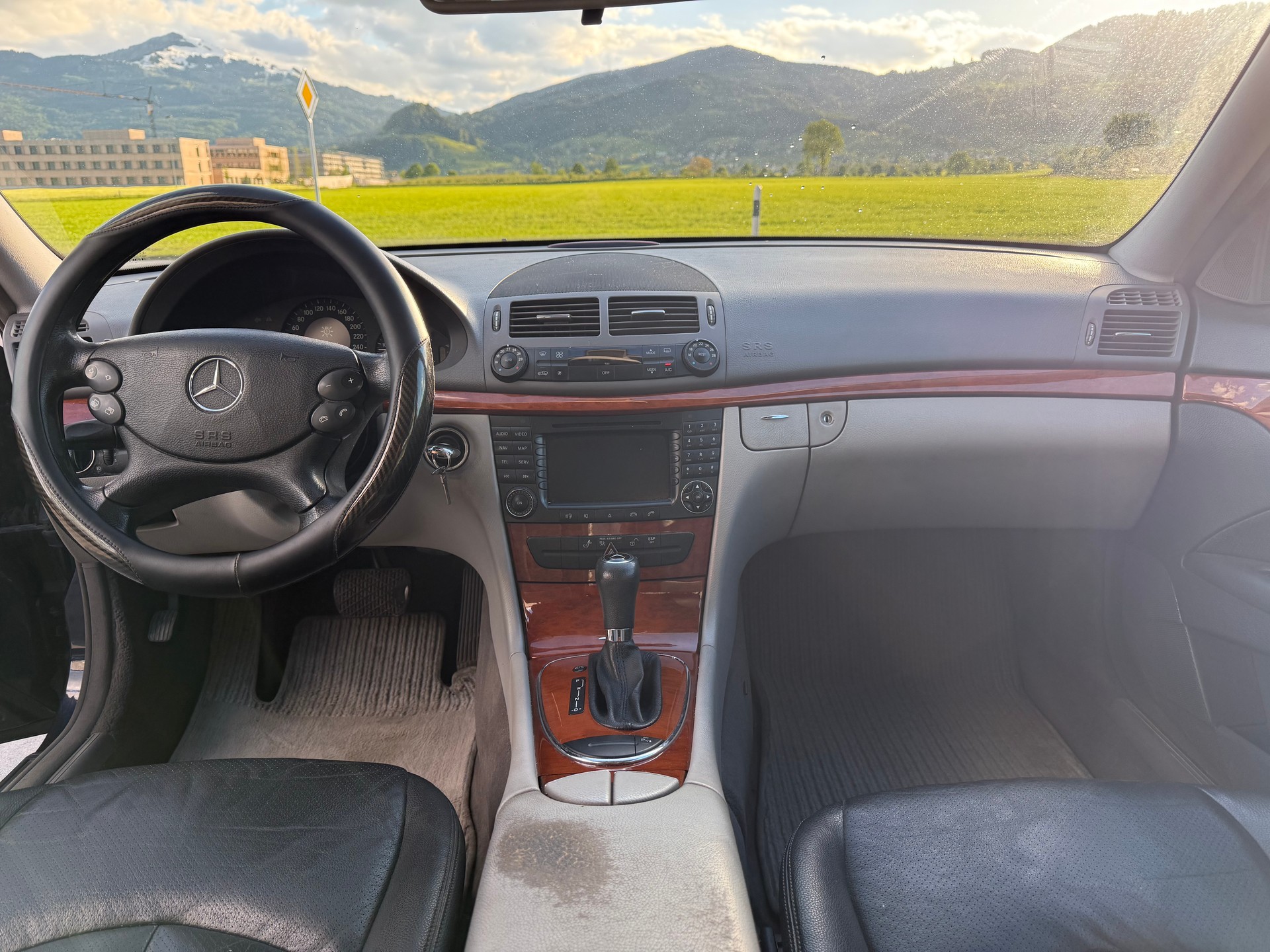 MERCEDES-BENZ E 320 CDI Classic 7G-Tronic-image-9