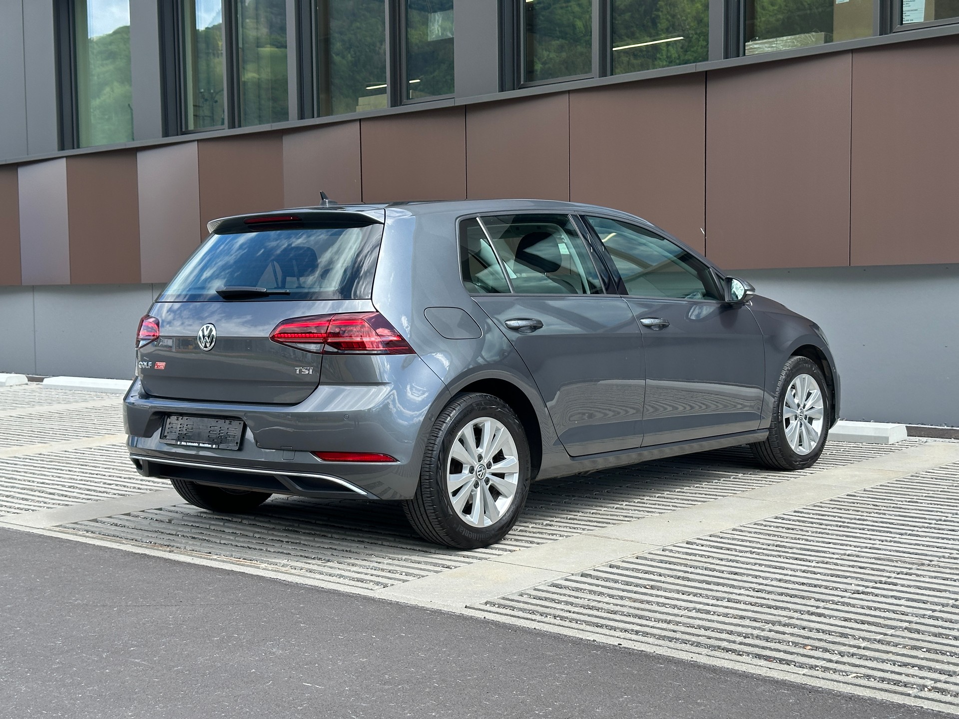 VW Golf 1.0 TSI Comfortline DSG *Facelift* *Fahrassistenzpaket*-image-5