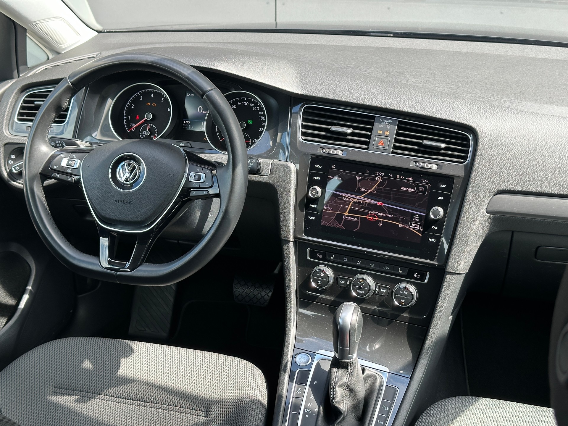VW Golf 1.0 TSI Comfortline DSG *Facelift* *Fahrassistenzpaket*-image-27