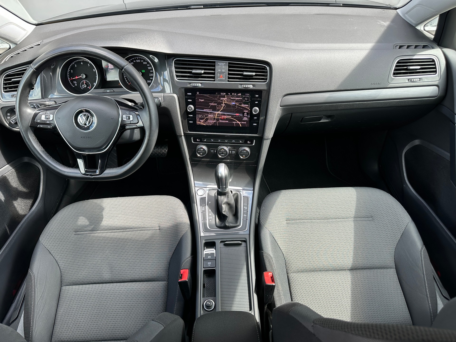 VW Golf 1.0 TSI Comfortline DSG *Facelift* *Fahrassistenzpaket*-image-10