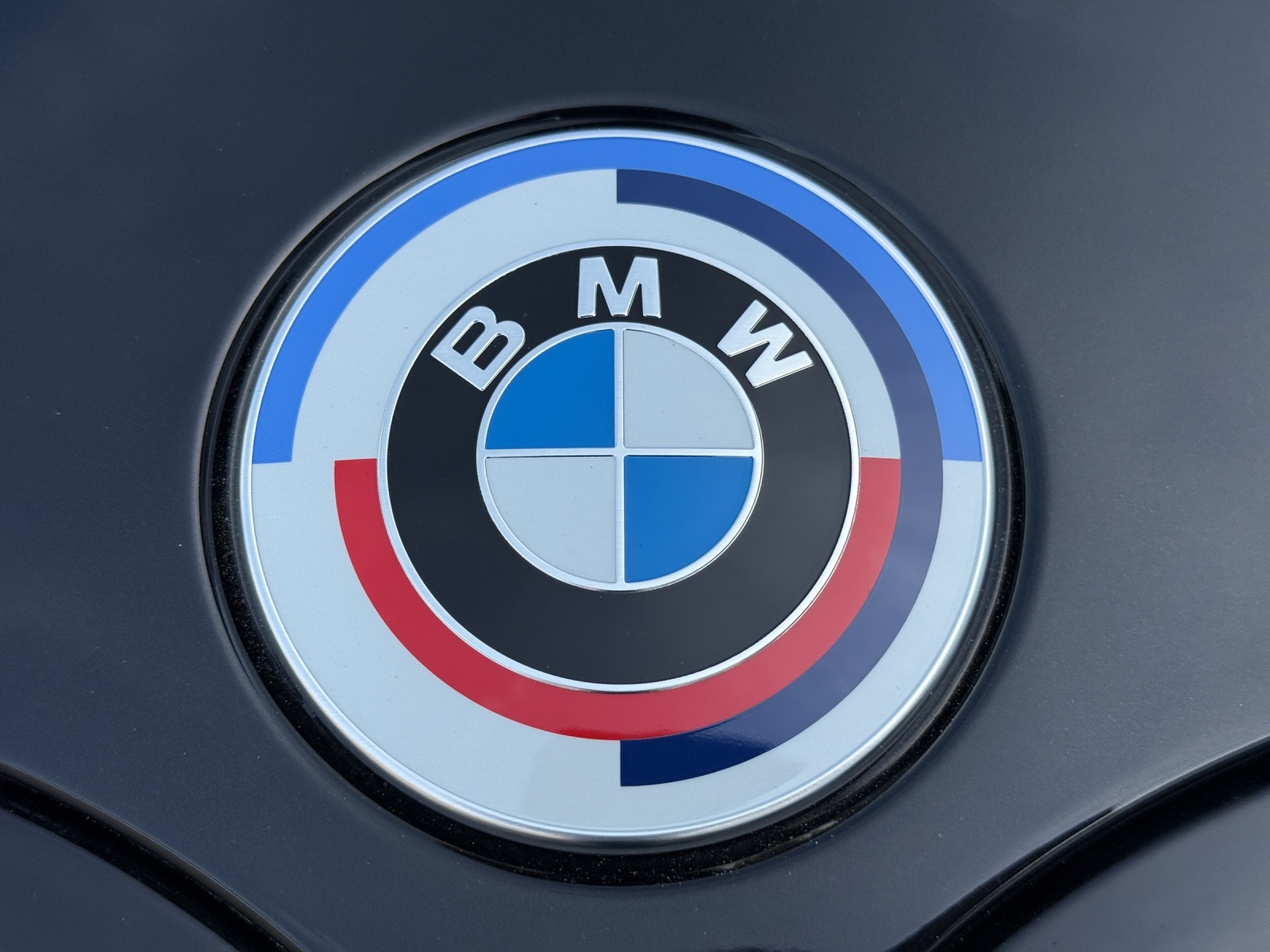 BMW M135i xDrive Steptronic Historisches 50-Jahre M-Emblem-image-29