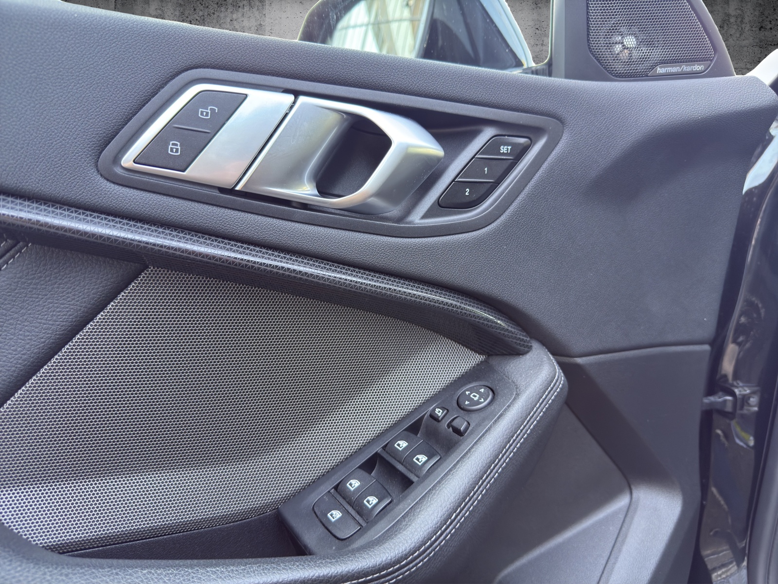 BMW M135i xDrive Steptronic Historisches 50-Jahre M-Emblem-image-17