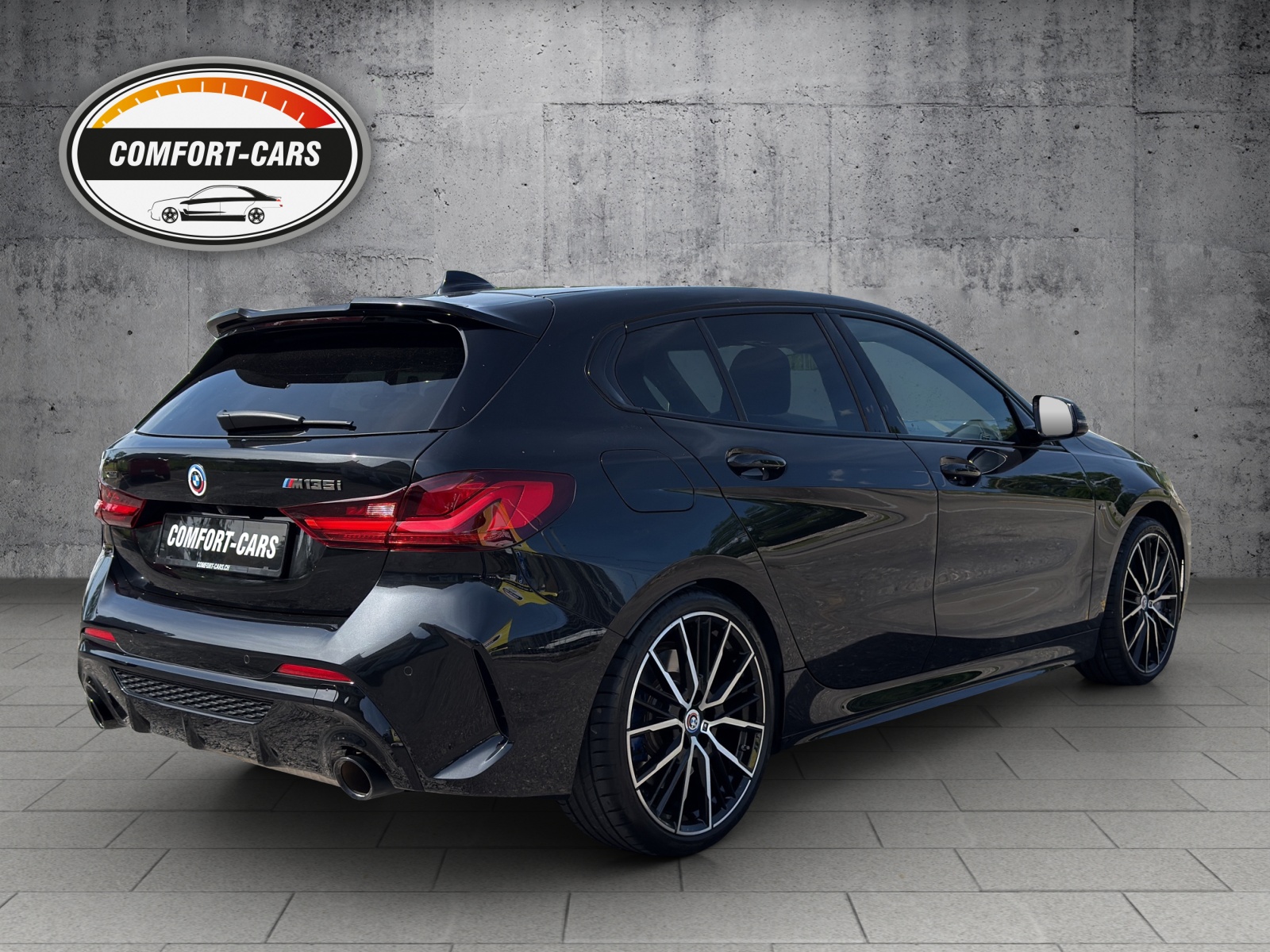 BMW M135i xDrive Steptronic Historisches 50-Jahre M-Emblem-image-5