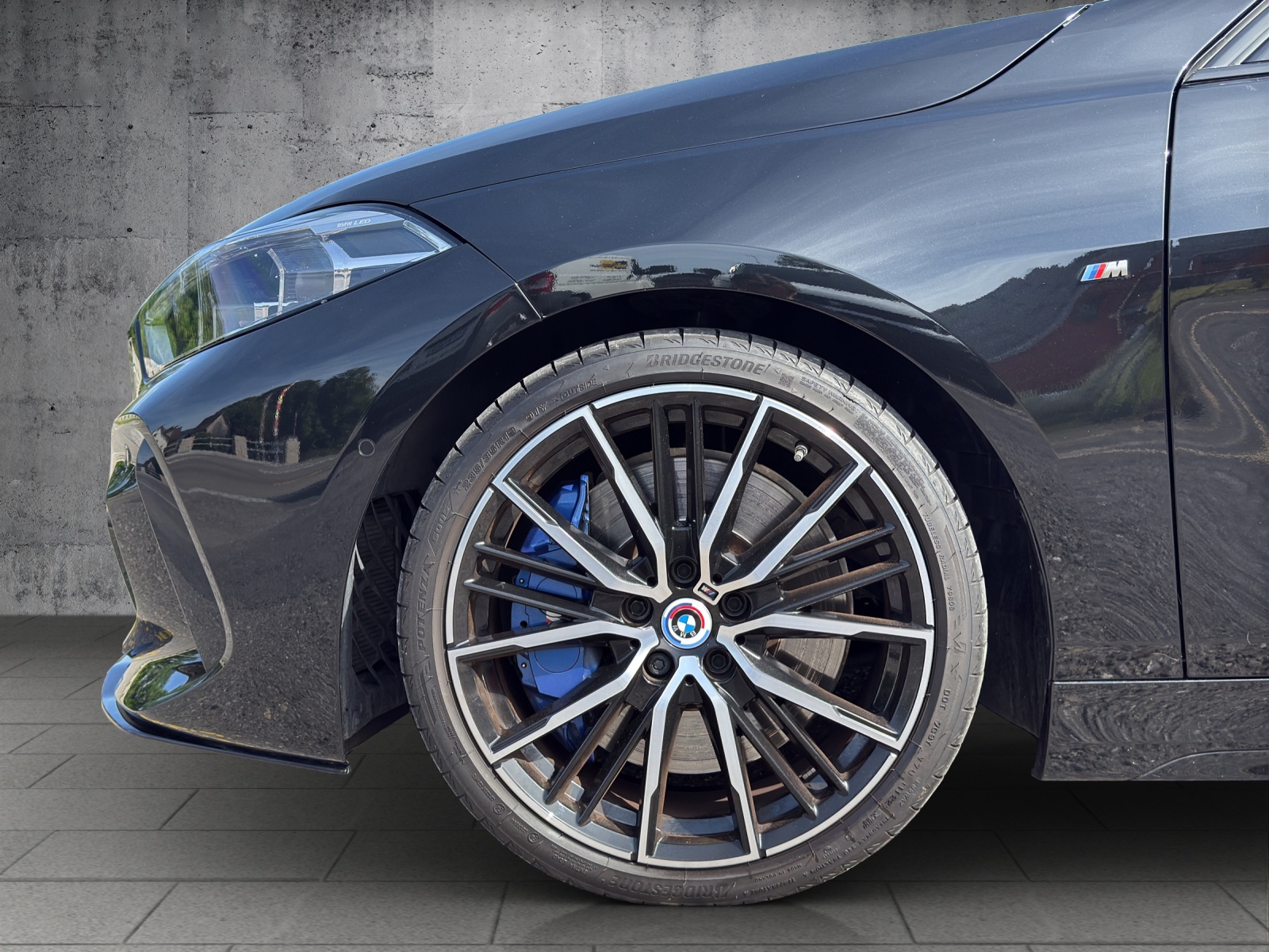 BMW M135i xDrive Steptronic Historisches 50-Jahre M-Emblem-image-20