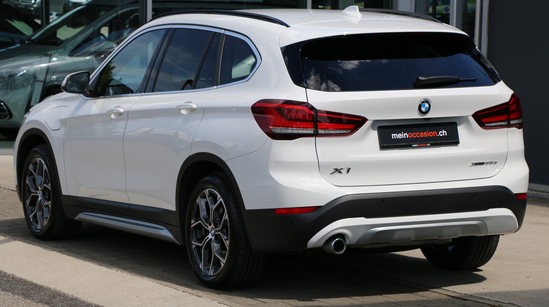 BMW X1 xDrive 25e xLine-image-3