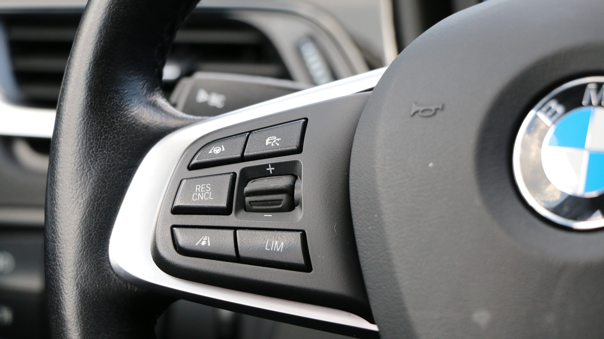 BMW X1 xDrive 25e xLine-image-24