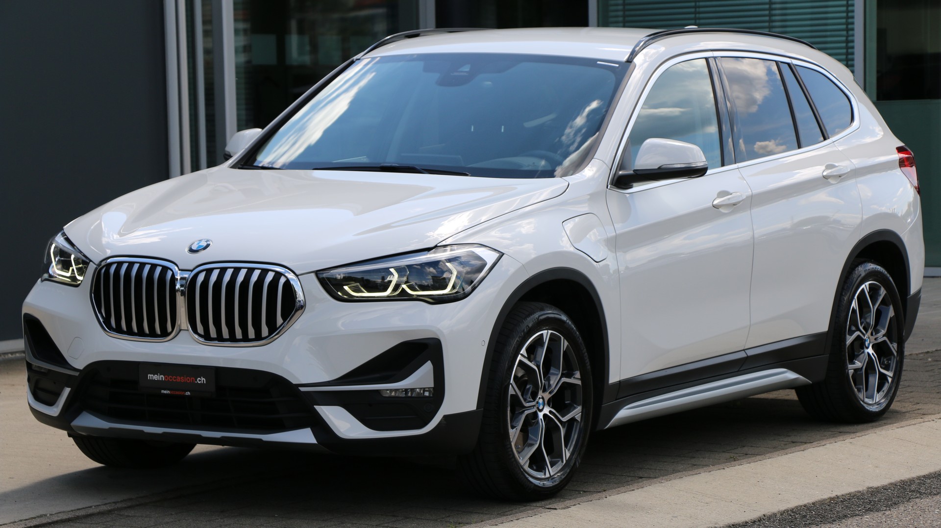 BMW X1 xDrive 25e xLine-image-1