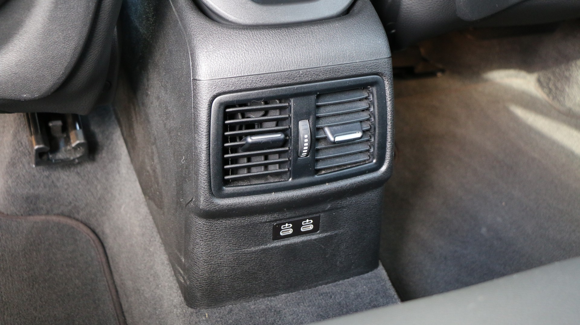 BMW X1 xDrive 25e xLine-image-12