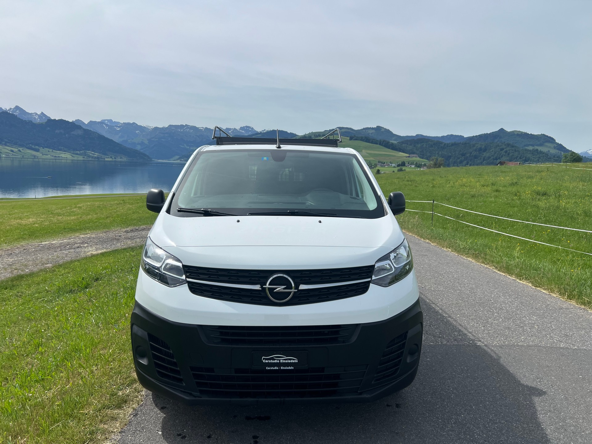 OPEL Vivaro Cargo 1.5 D Inkl. Innenausbauen-image-1