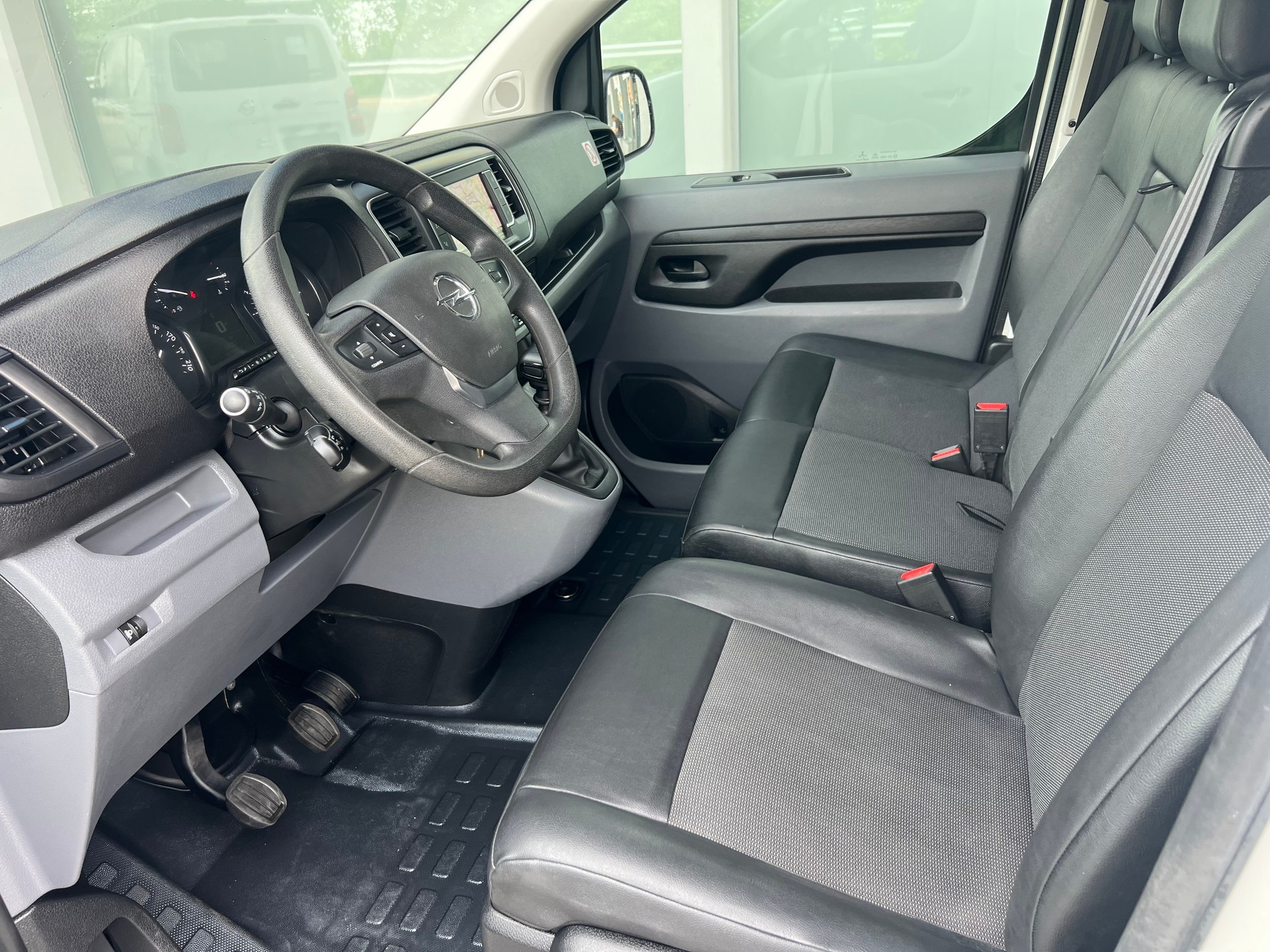 OPEL Vivaro Cargo 1.5 D Inkl. Innenausbauen-image-6