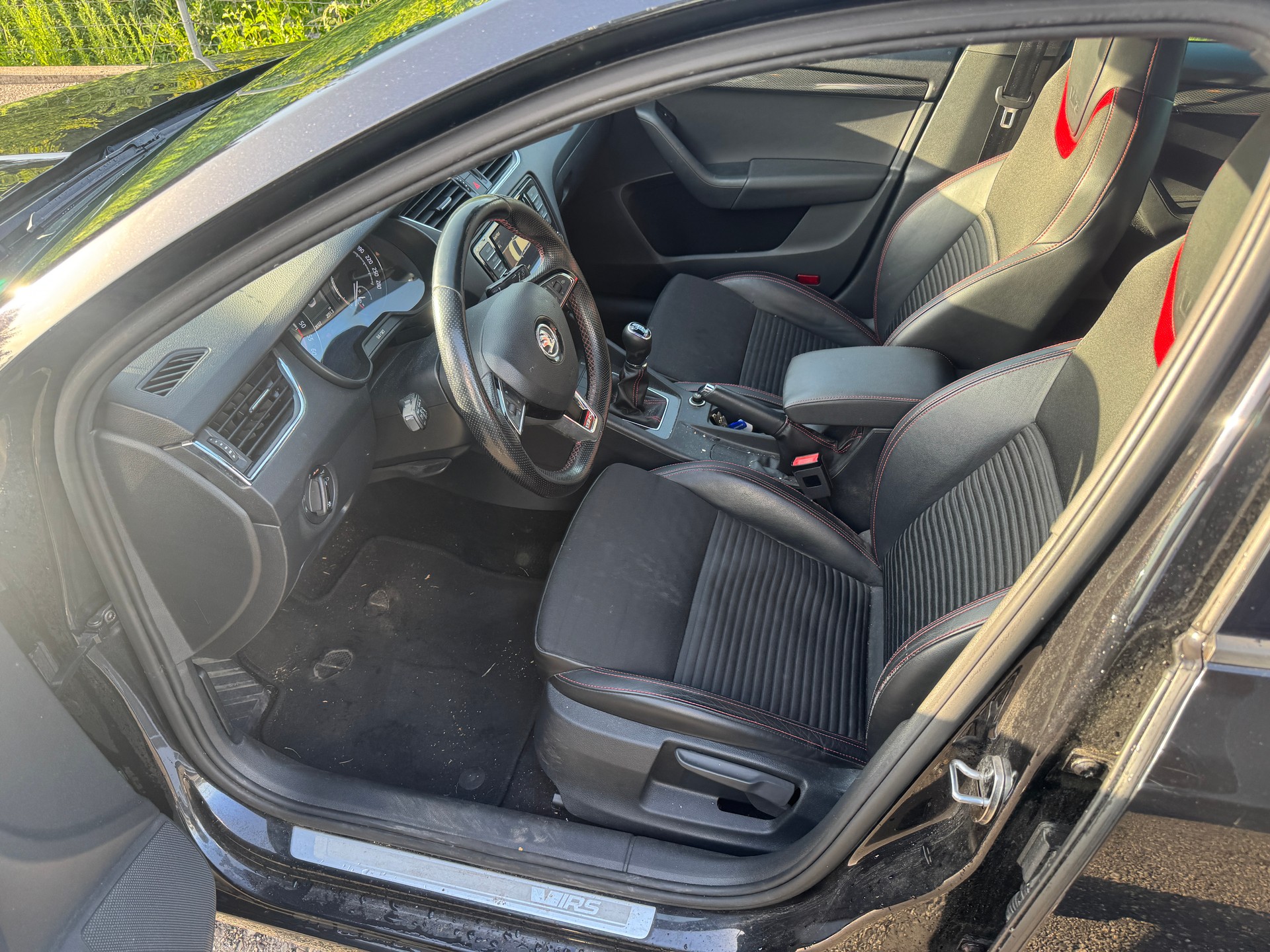 SKODA Octavia Combi 2.0 TDI RS-image-4