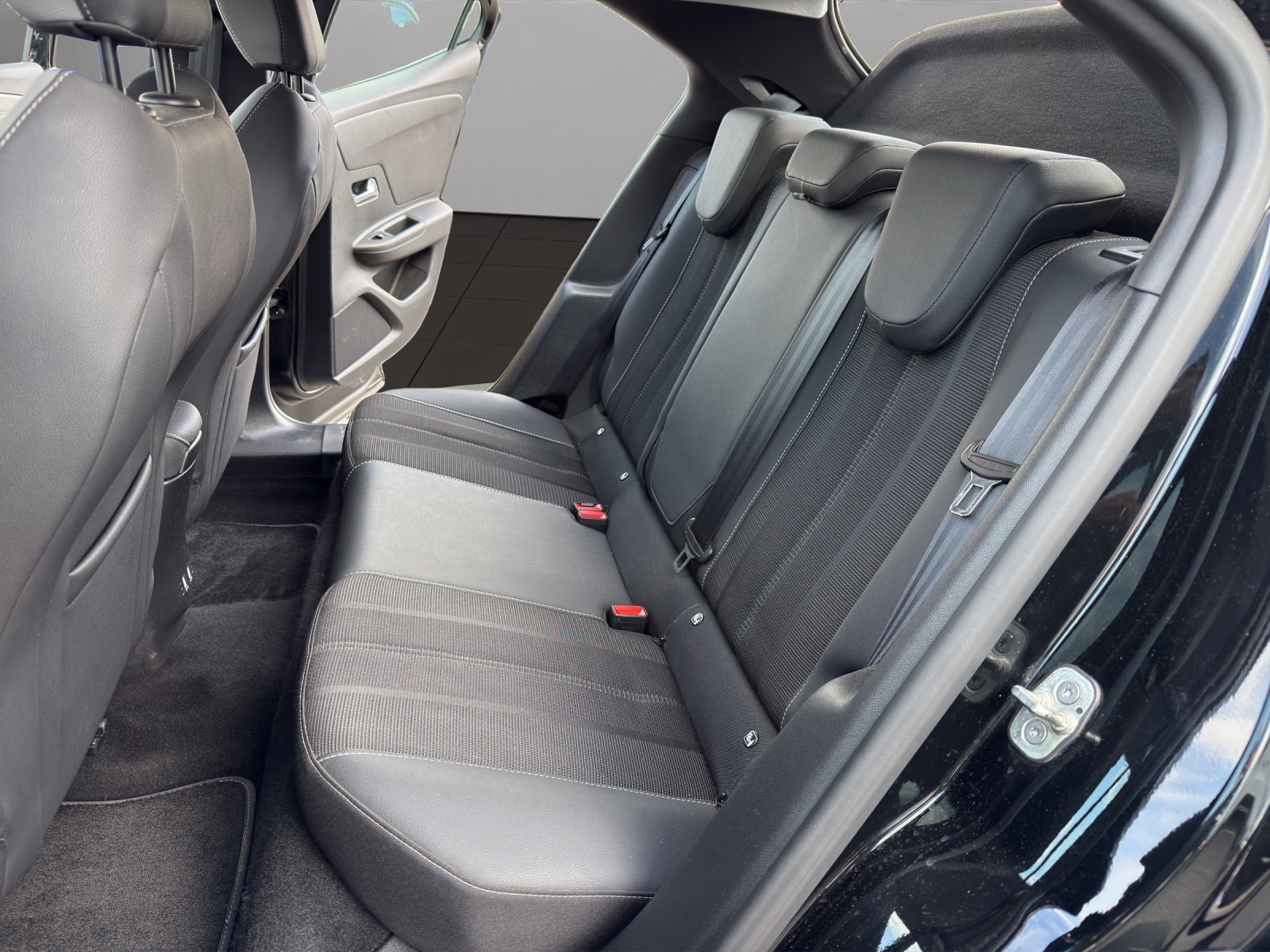 OPEL Mokka e Elegance-image-12