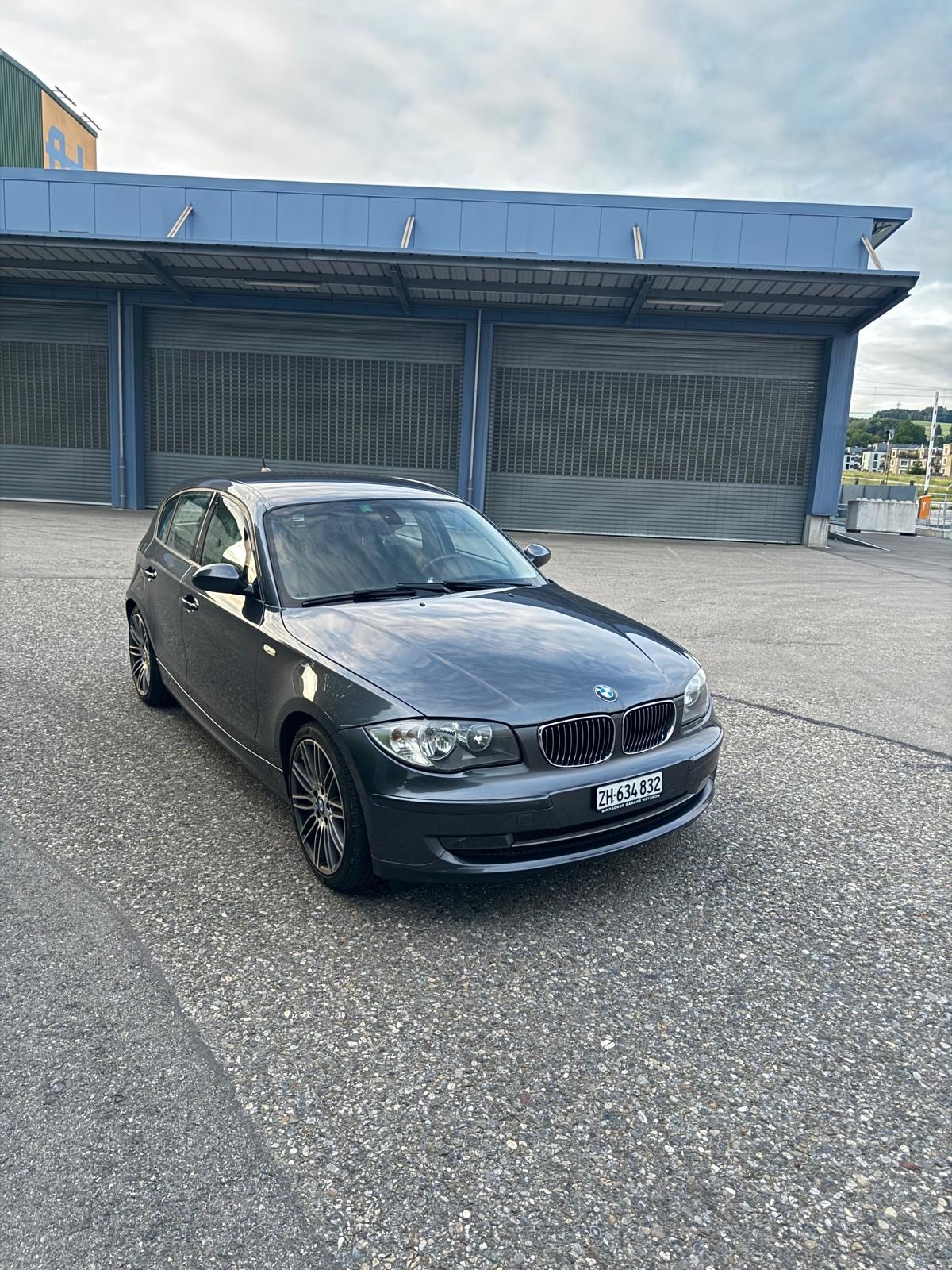 BMW 130i Steptronic-image-0
