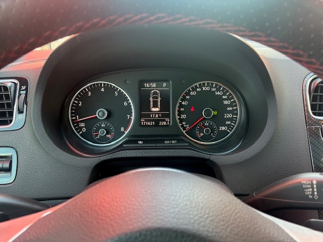VW Polo 1.4 TSI GTI Carbon Edition DSG-image-7