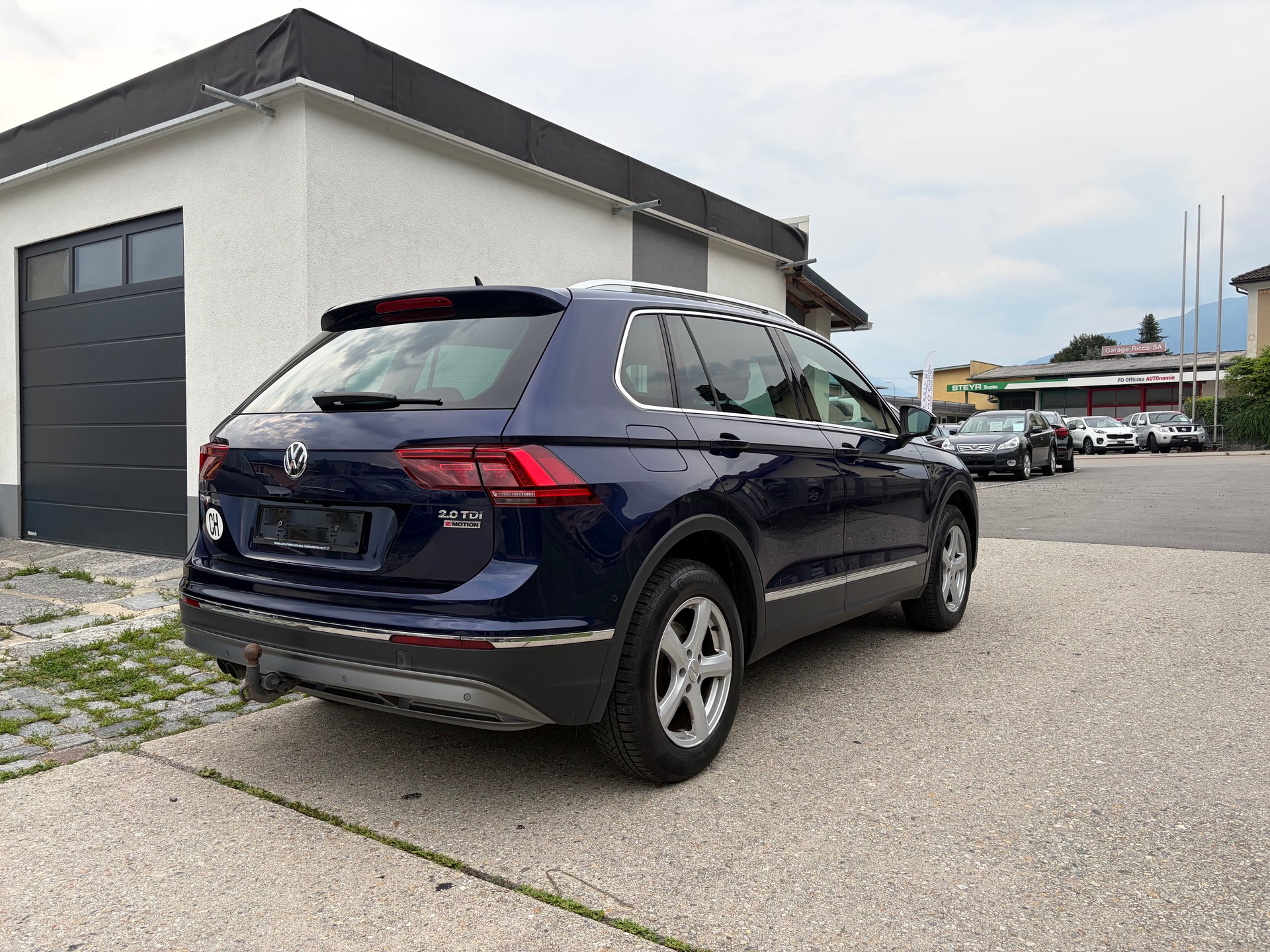 VW Tiguan 2.0 TDI SCR Highline 4Motion-image-2