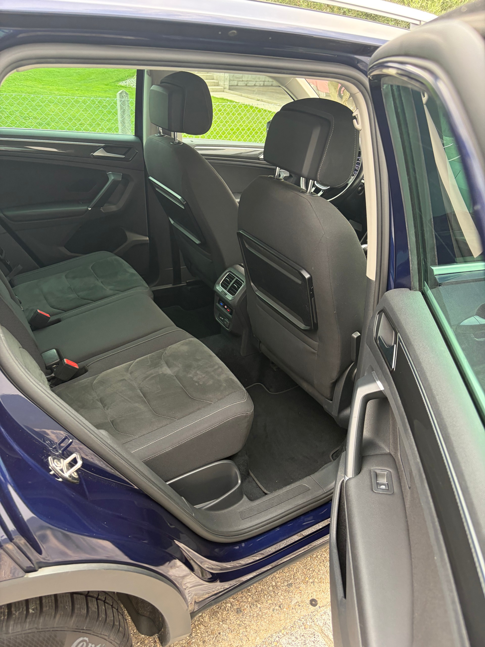 VW Tiguan 2.0 TDI SCR Highline 4Motion-image-11