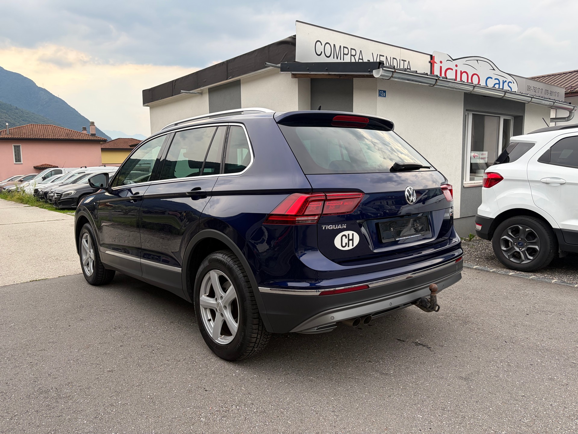 VW Tiguan 2.0 TDI SCR Highline 4Motion-image-3