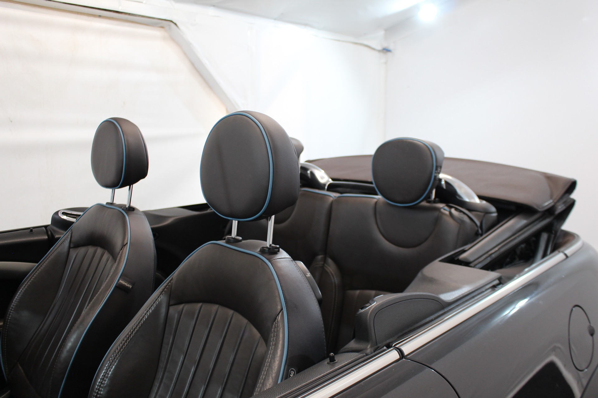MINI Cabrio R57 1.6i Cooper-image-22