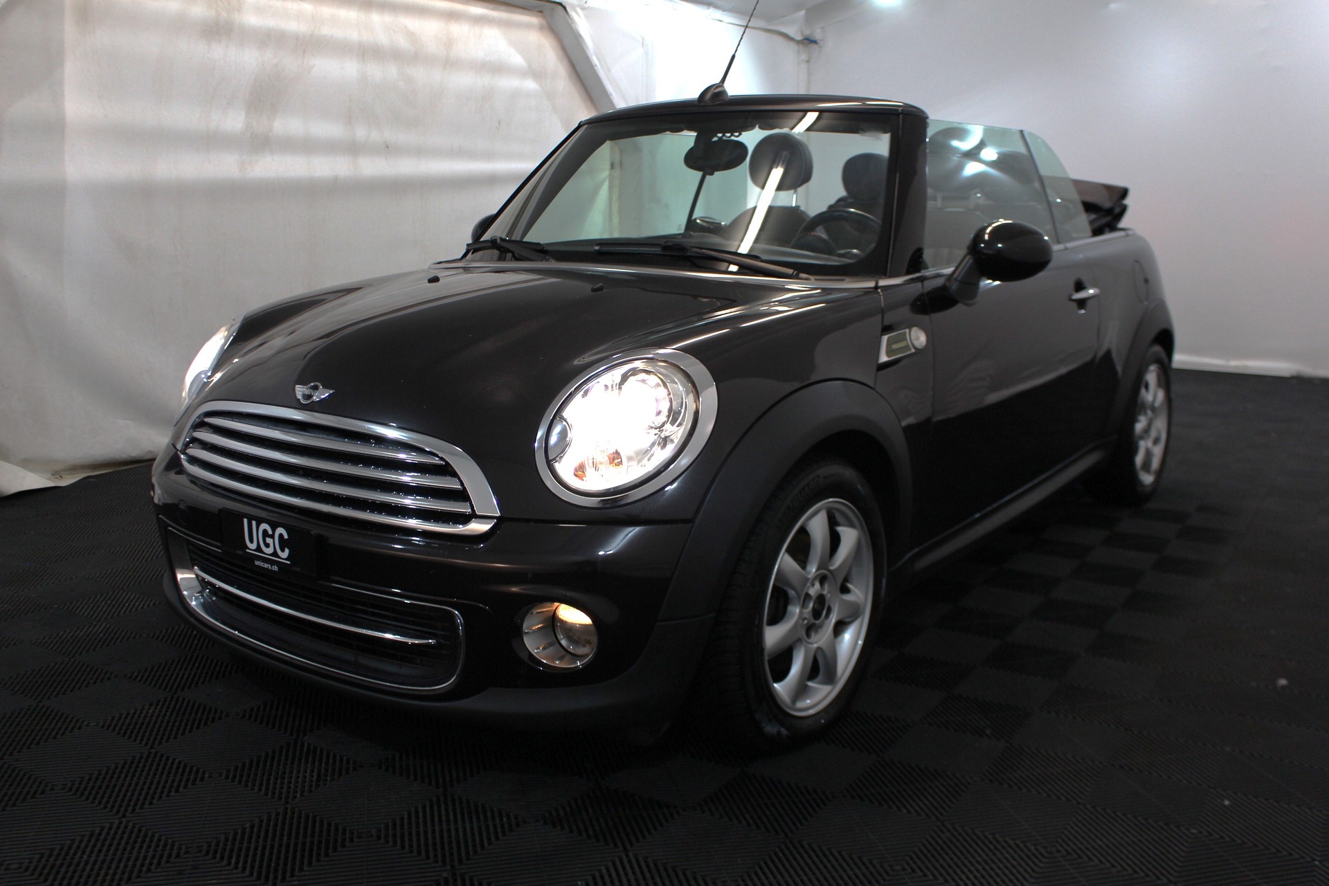 MINI Cabrio R57 1.6i Cooper-image-18