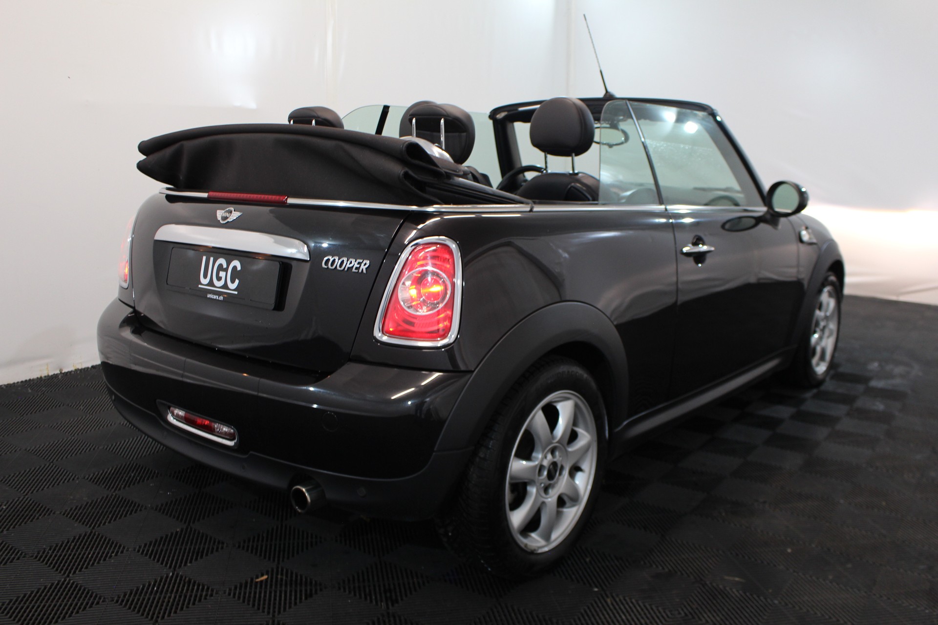 MINI Cabrio R57 1.6i Cooper-image-19