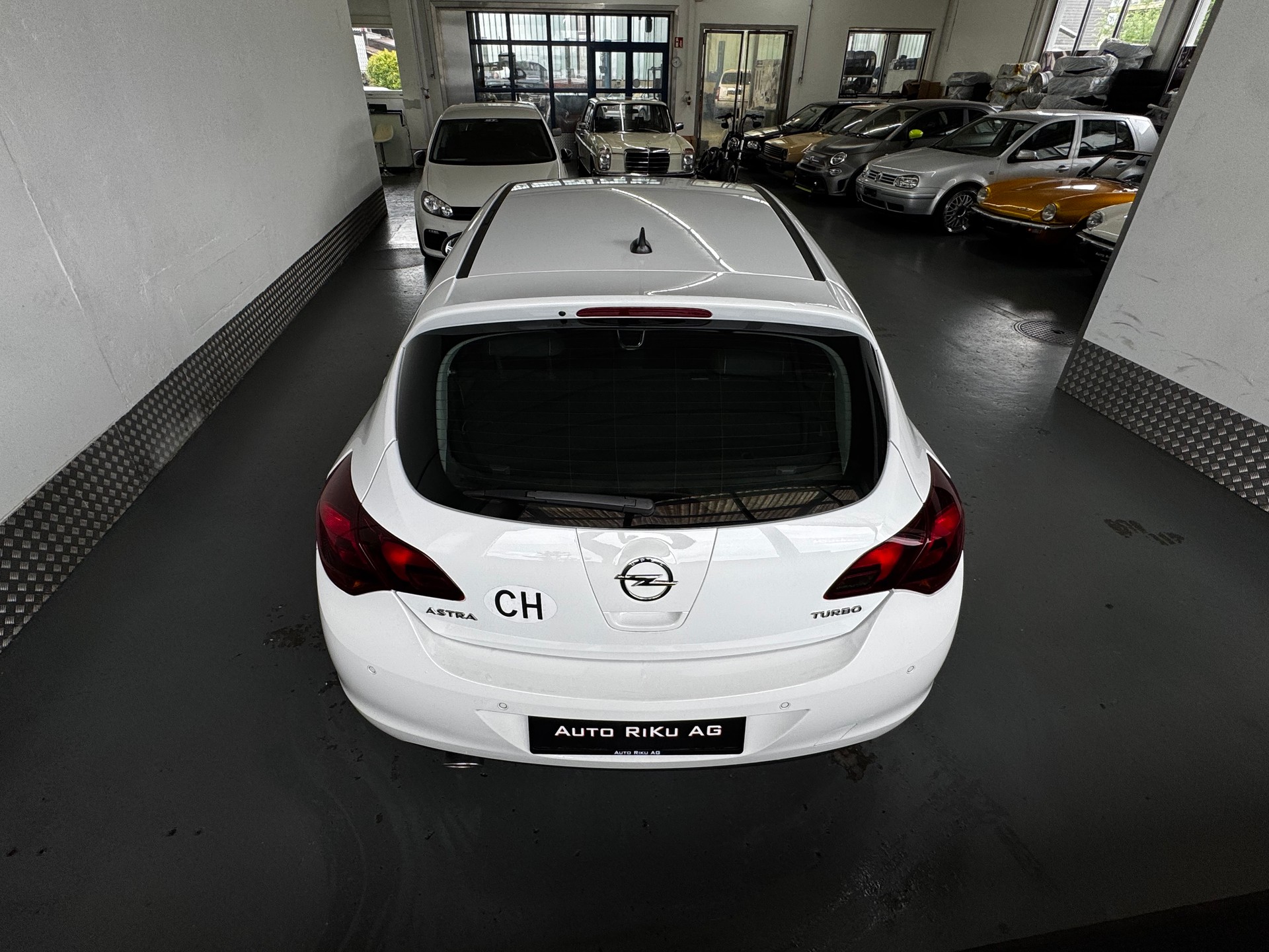 OPEL Astra 1.6i 16V Turbo Enjoy-image-9