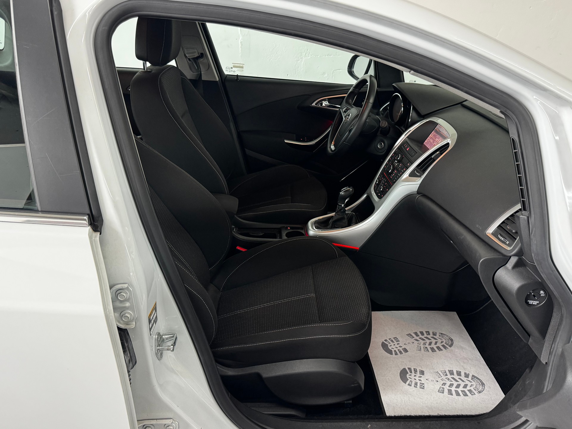 OPEL Astra 1.6i 16V Turbo Enjoy-image-18