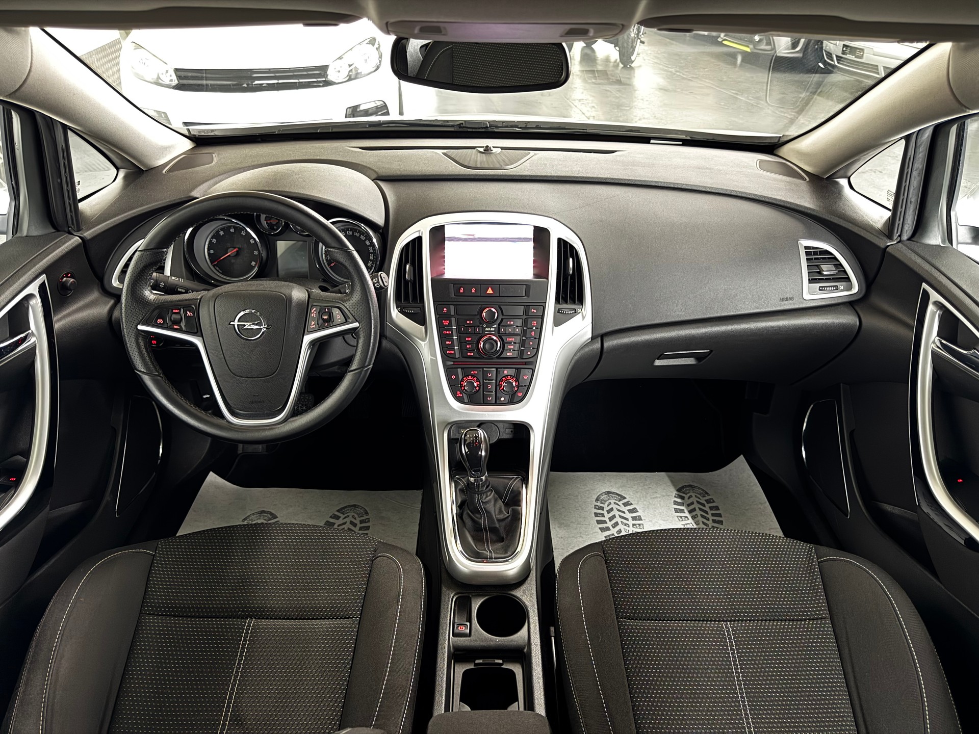 OPEL Astra 1.6i 16V Turbo Enjoy-image-14