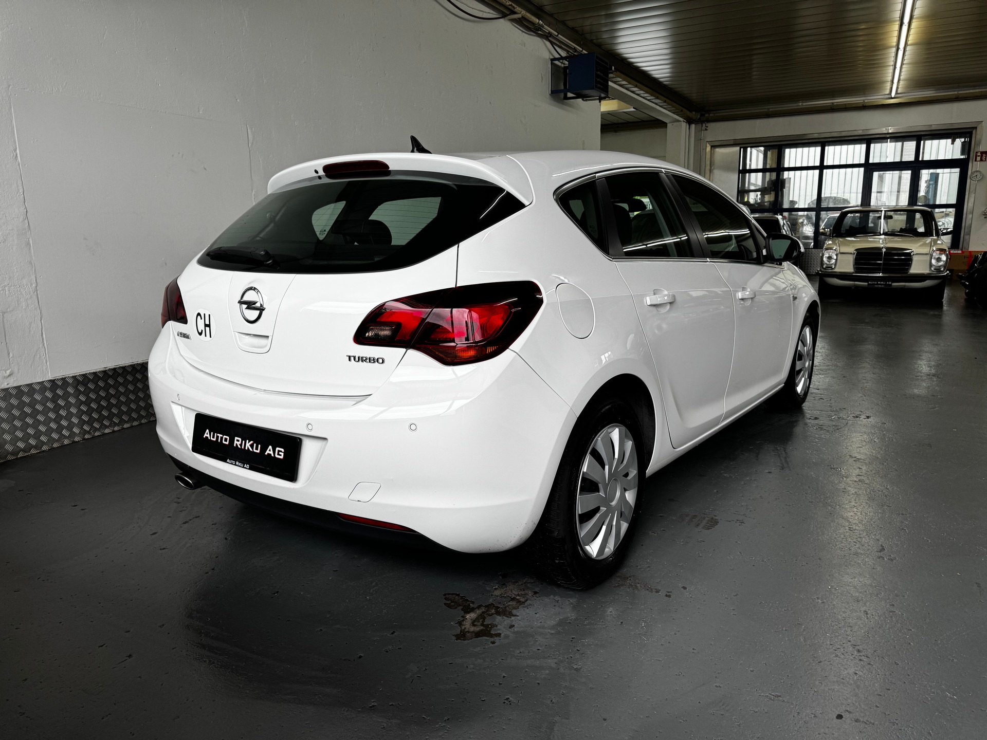 OPEL Astra 1.6i 16V Turbo Enjoy-image-8