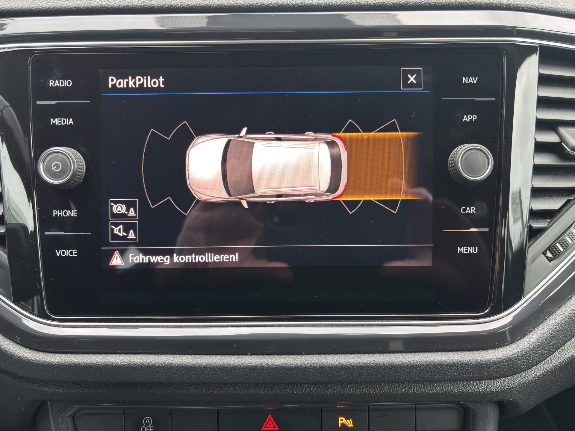 VW T-Roc 2.0 TDI SCR Sport DSG 4Motion-image-9