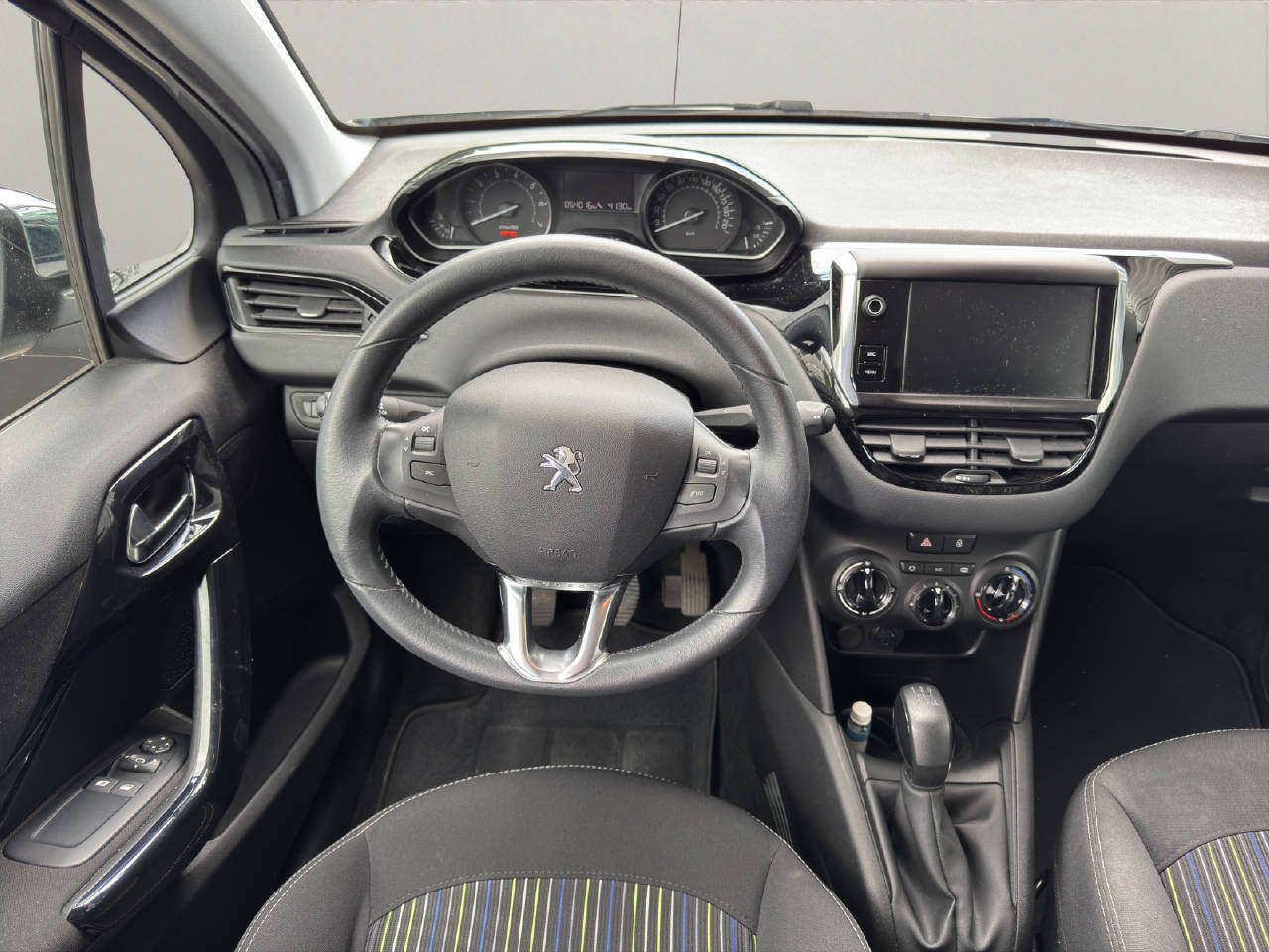 PEUGEOT 208 1.2 PureTech Urban Soul-image-4