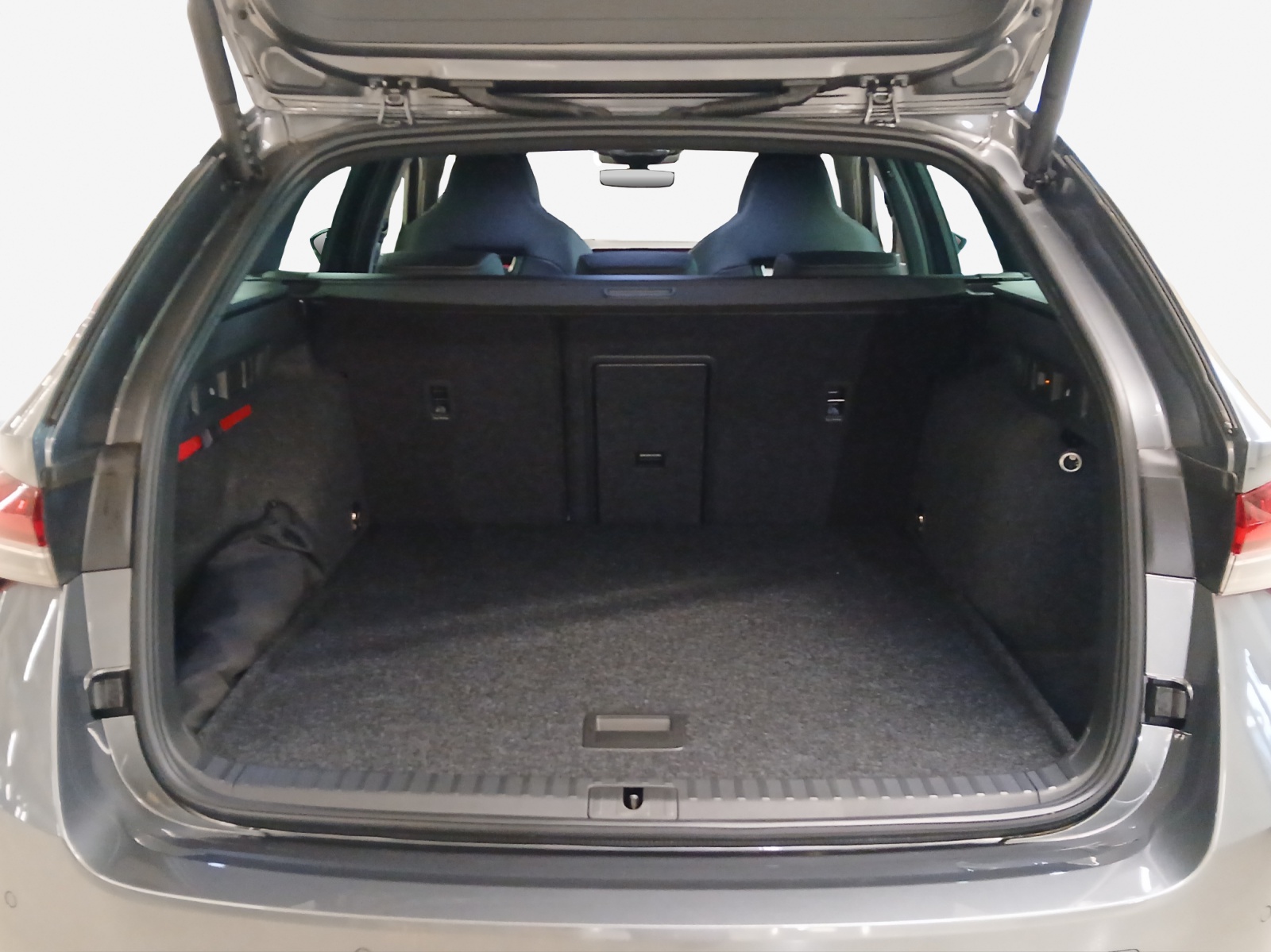 SKODA Octavia Combi 1.5 TSI mHEV DSG Sport Line-image-12