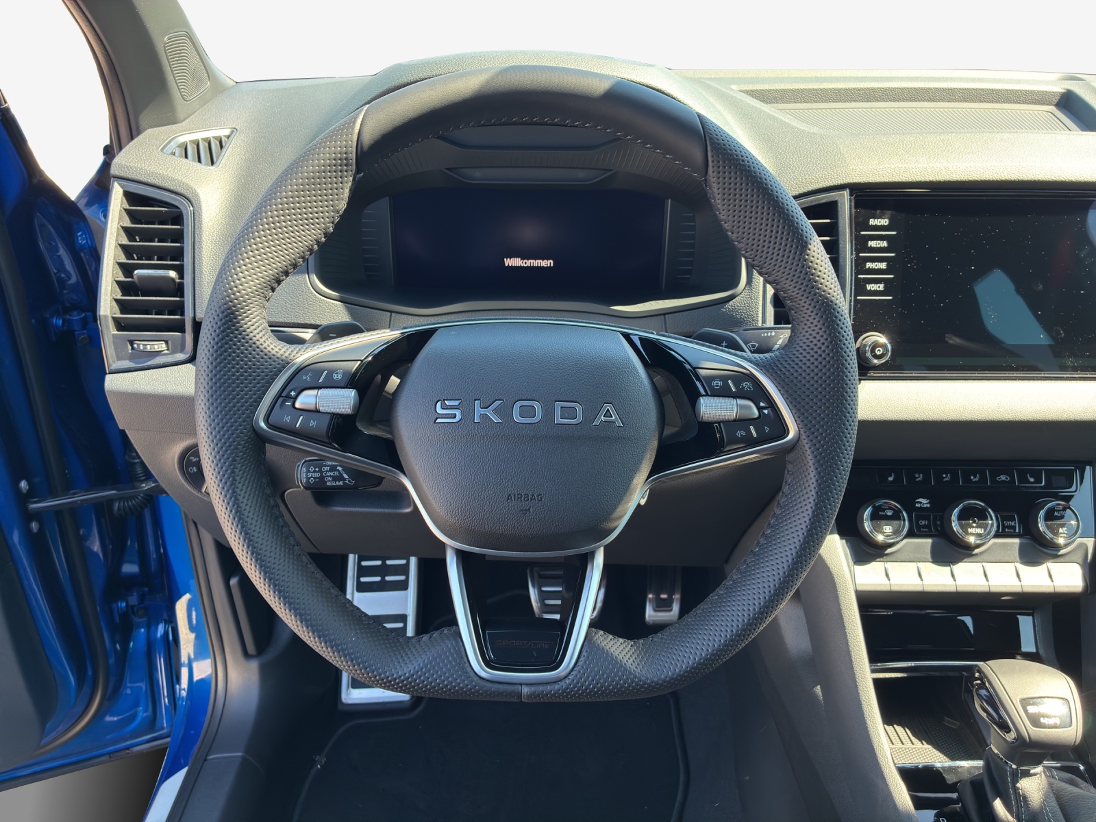 SKODA Karoq 2.0 TSI SportLine 4x4 DSG-image-9