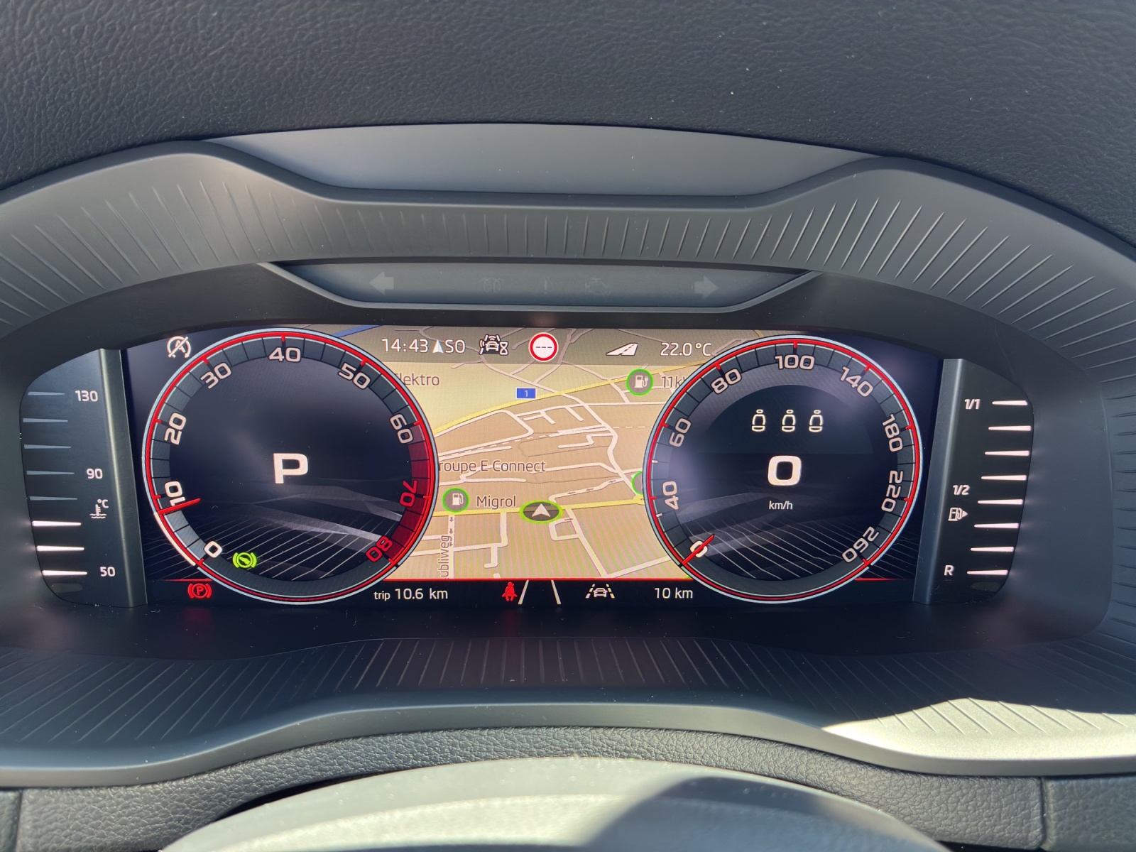 SKODA Karoq 2.0 TSI SportLine 4x4 DSG-image-15