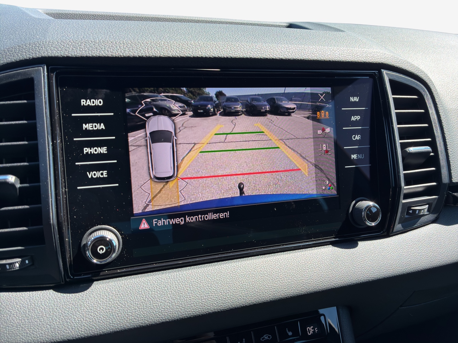 SKODA Karoq 2.0 TSI SportLine 4x4 DSG-image-13