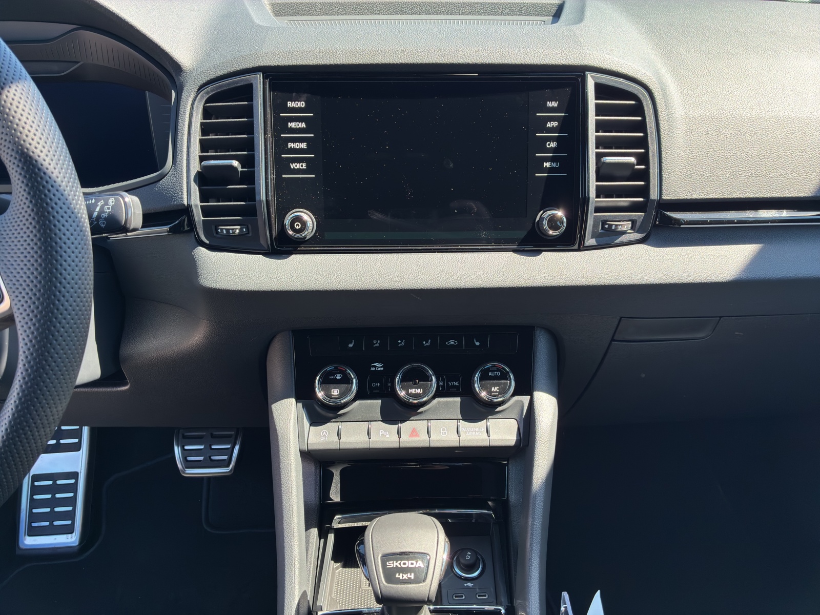 SKODA Karoq 2.0 TSI SportLine 4x4 DSG-image-10