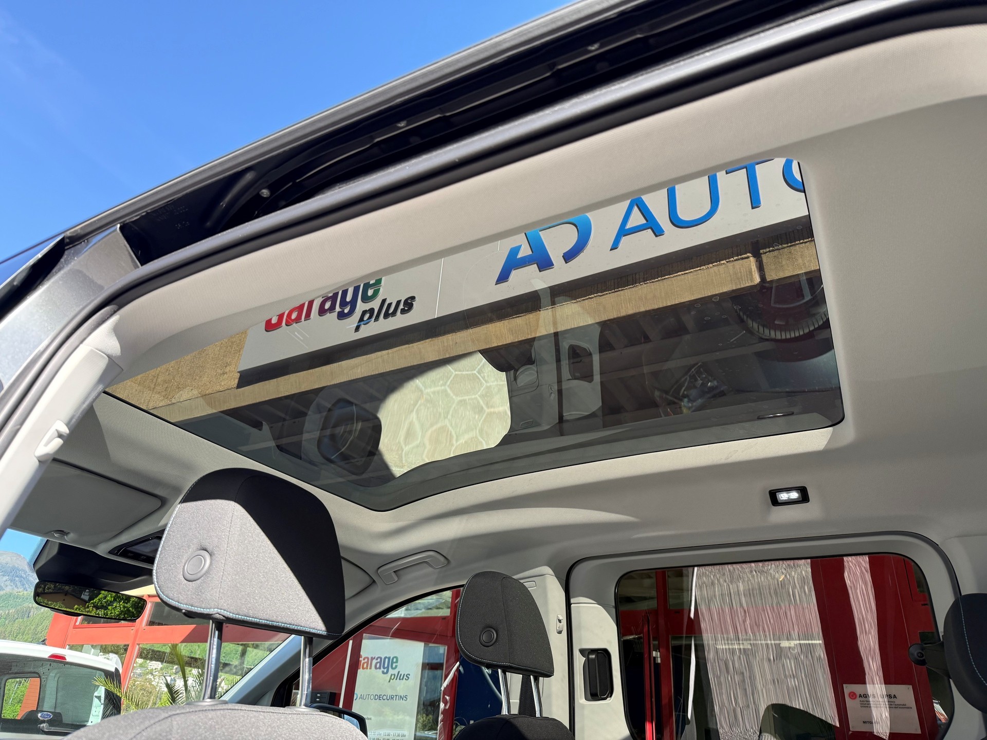 FORD Grand Tourneo Connect 2.0 EcoBlue AWD Active-image-10