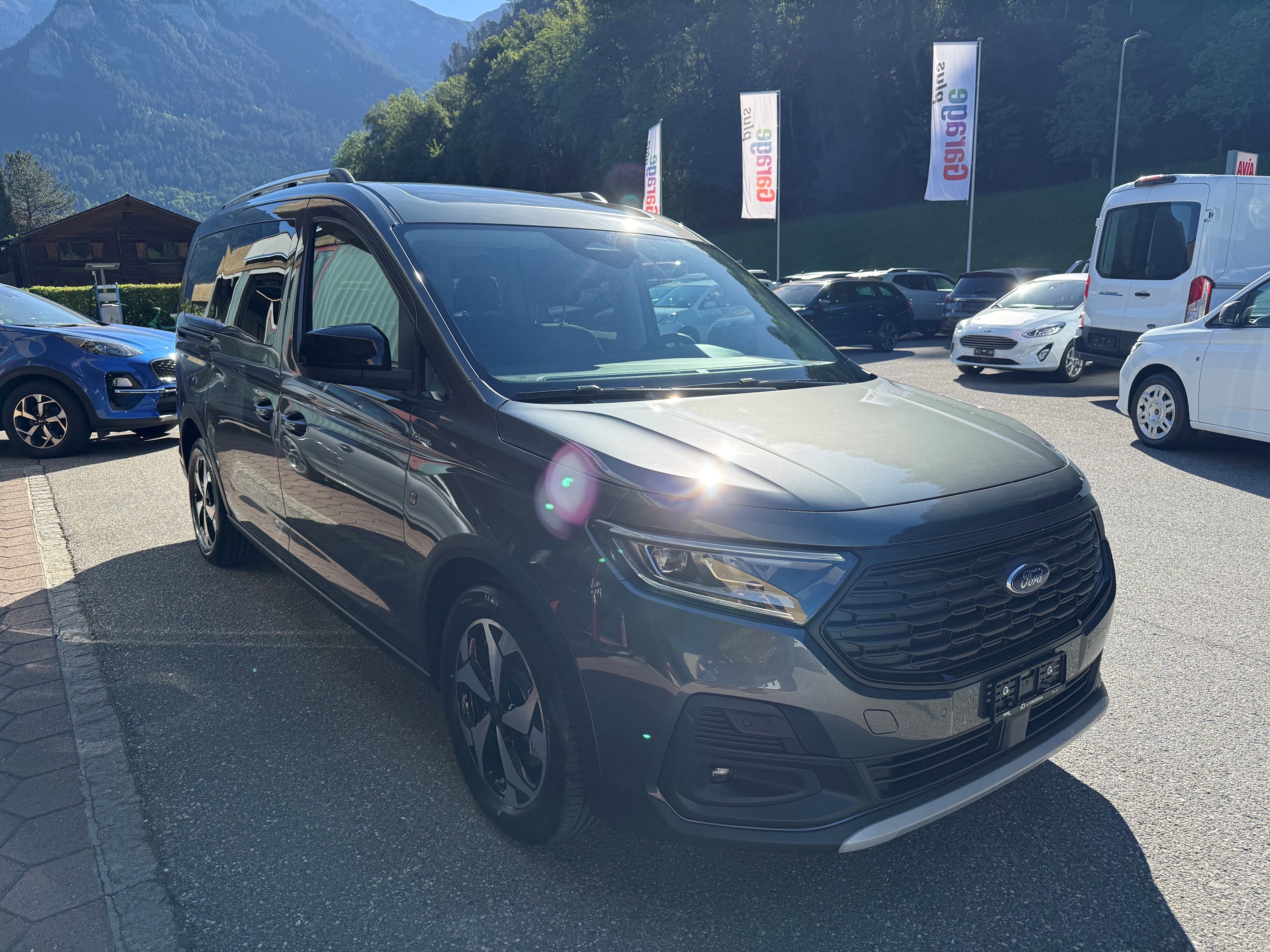 FORD Grand Tourneo Connect 2.0 (Kompaktvan / Minivan) Ford FORD Grand Tourneo Connect 2.0 (Kompaktvan / Minivan)