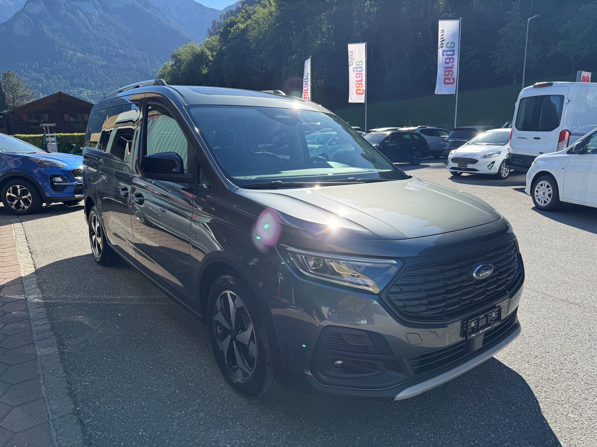 FORD Grand Tourneo Connect 2.0 EcoBlue AWD Active-image-2