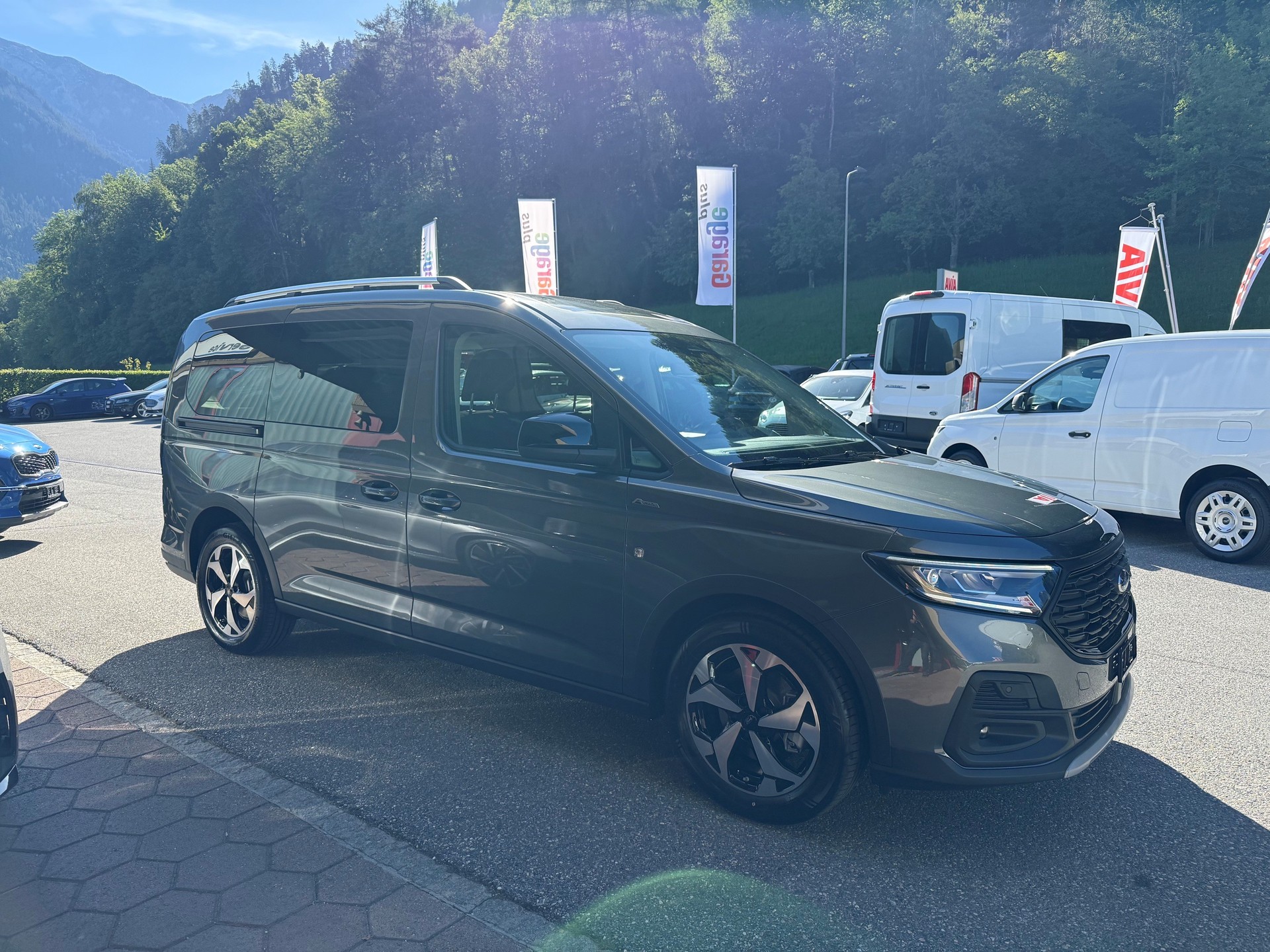 FORD Grand Tourneo Connect 2.0 EcoBlue AWD Active-image-3