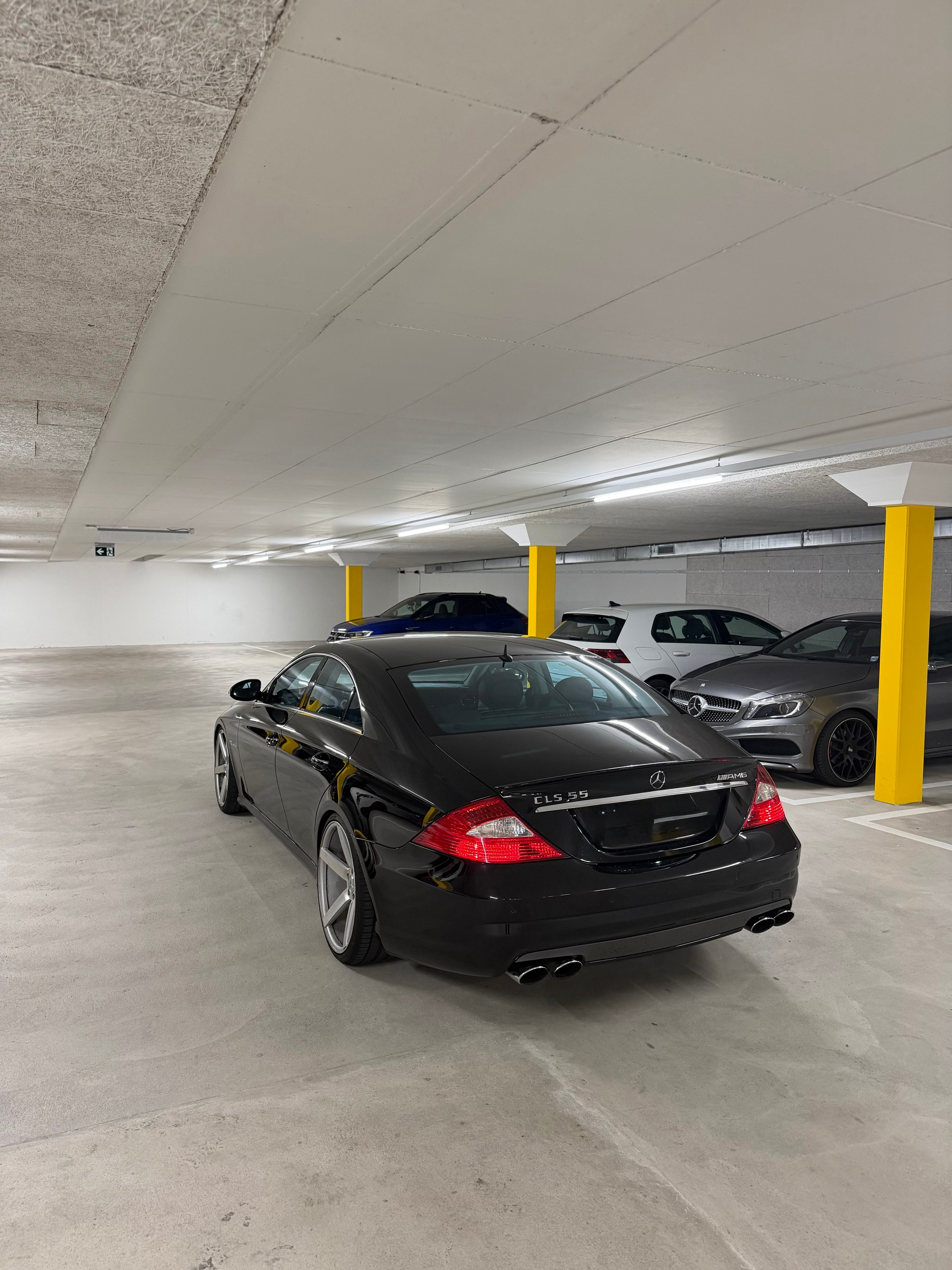 MERCEDES-BENZ CLS 55 V8 AMG-image-1