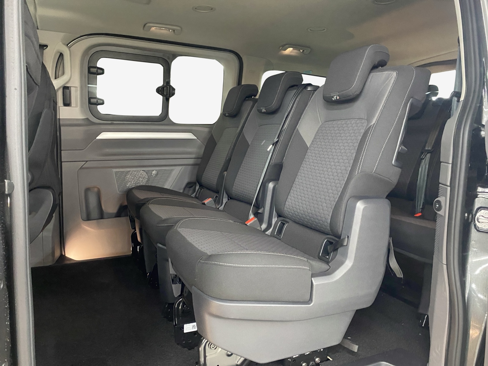 VW Caravelle 2.0 TDI Life Aut.8 4 Motion-image-11