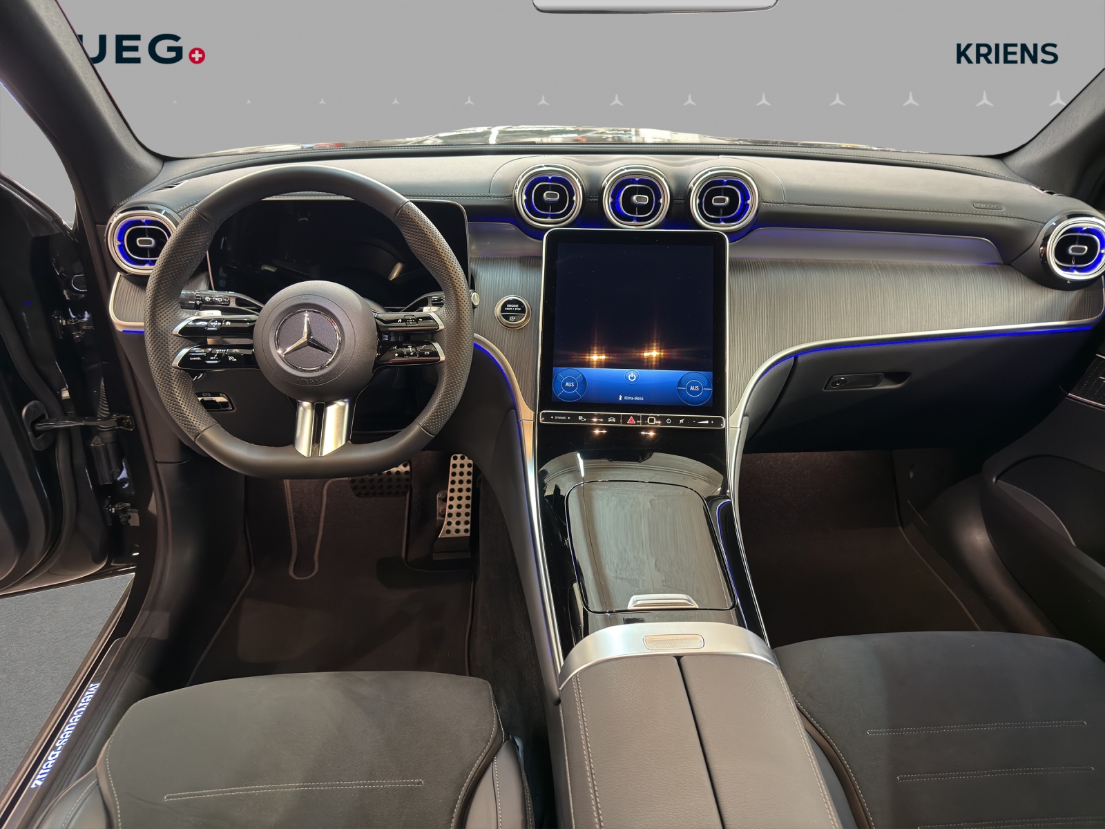 MERCEDES-BENZ GLC 200 4M - AMG / DISTRONIC / 360 Grad Kamera / Soundsystem-image-10