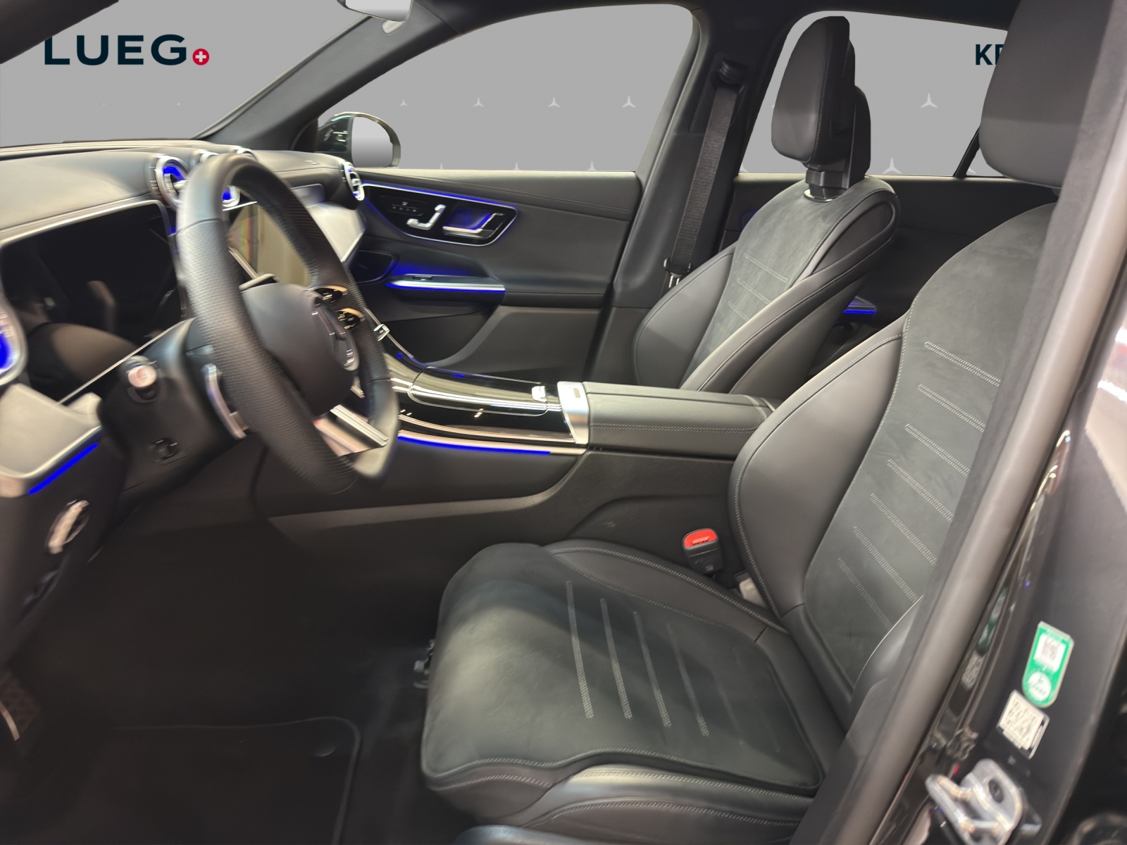 MERCEDES-BENZ GLC 200 4M - AMG / DISTRONIC / 360 Grad Kamera / Soundsystem-image-7